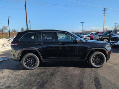 2026 Jeep Grand Cherokee Laredo Altitude