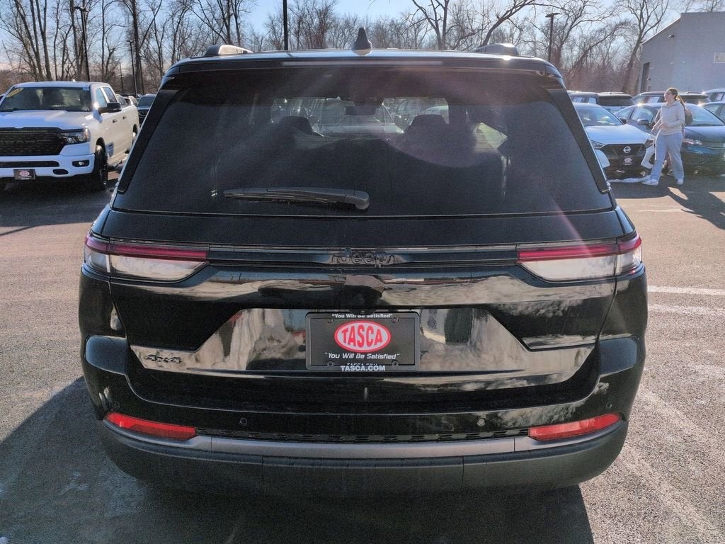 2026 Jeep Grand Cherokee Laredo Altitude