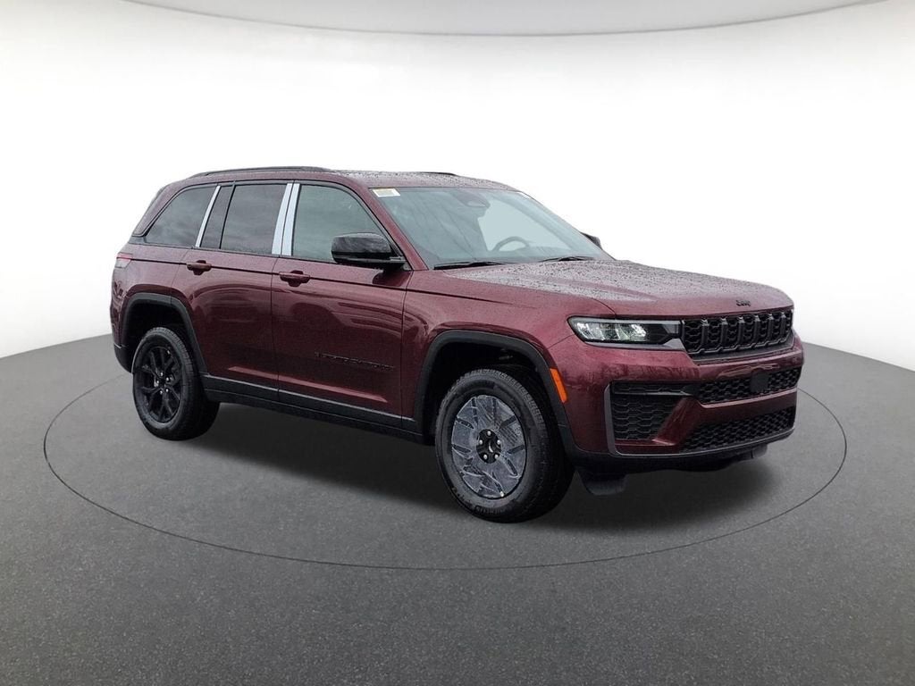 2026 Jeep Grand Cherokee Laredo Altitude