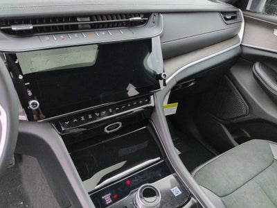 2026 Jeep Grand Cherokee Laredo Altitude