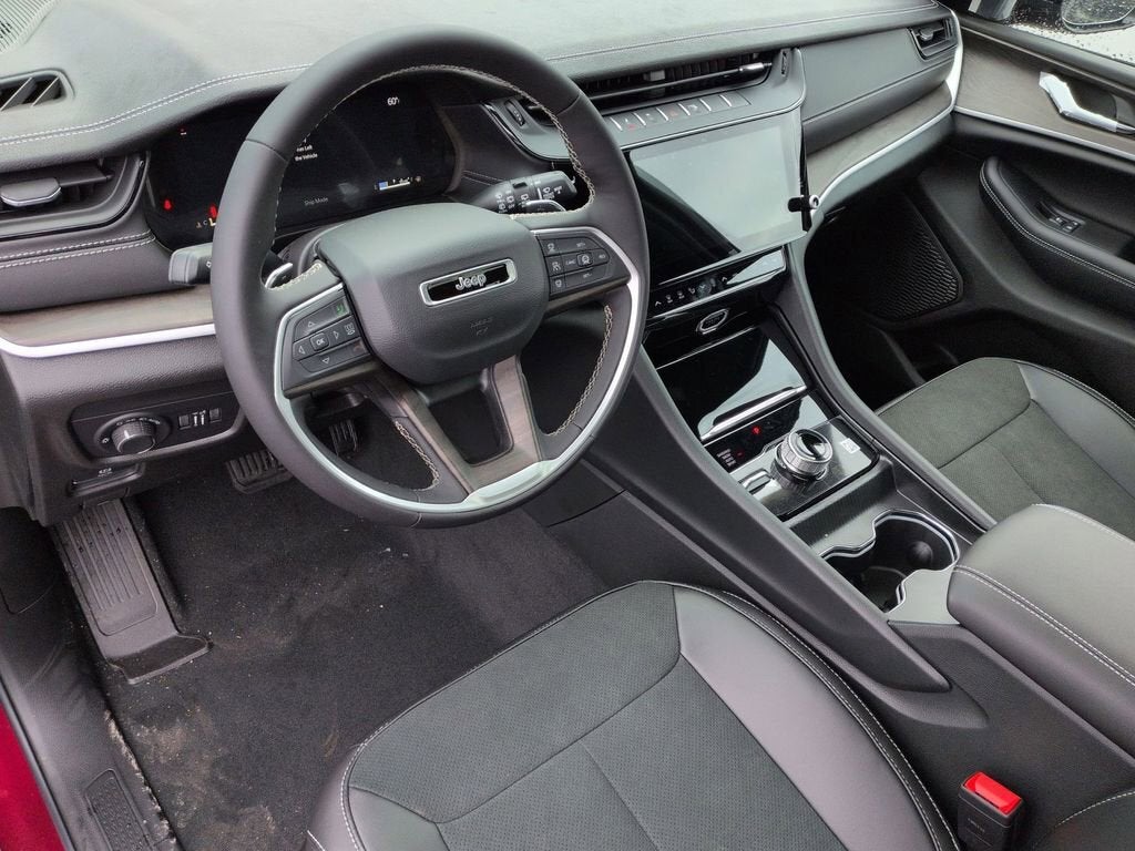 2026 Jeep Grand Cherokee Laredo Altitude