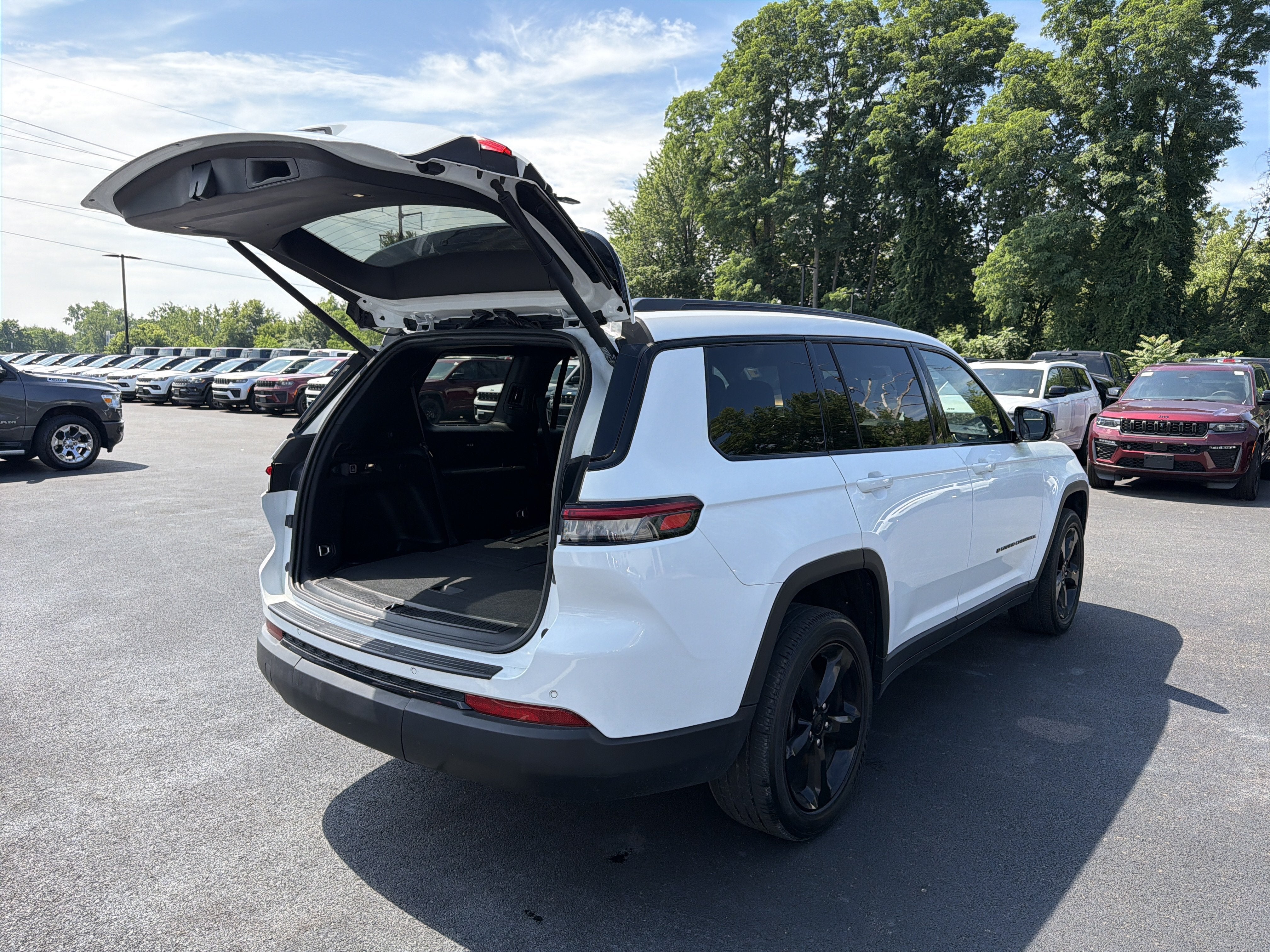 2023 Jeep Grand Cherokee L Altitude