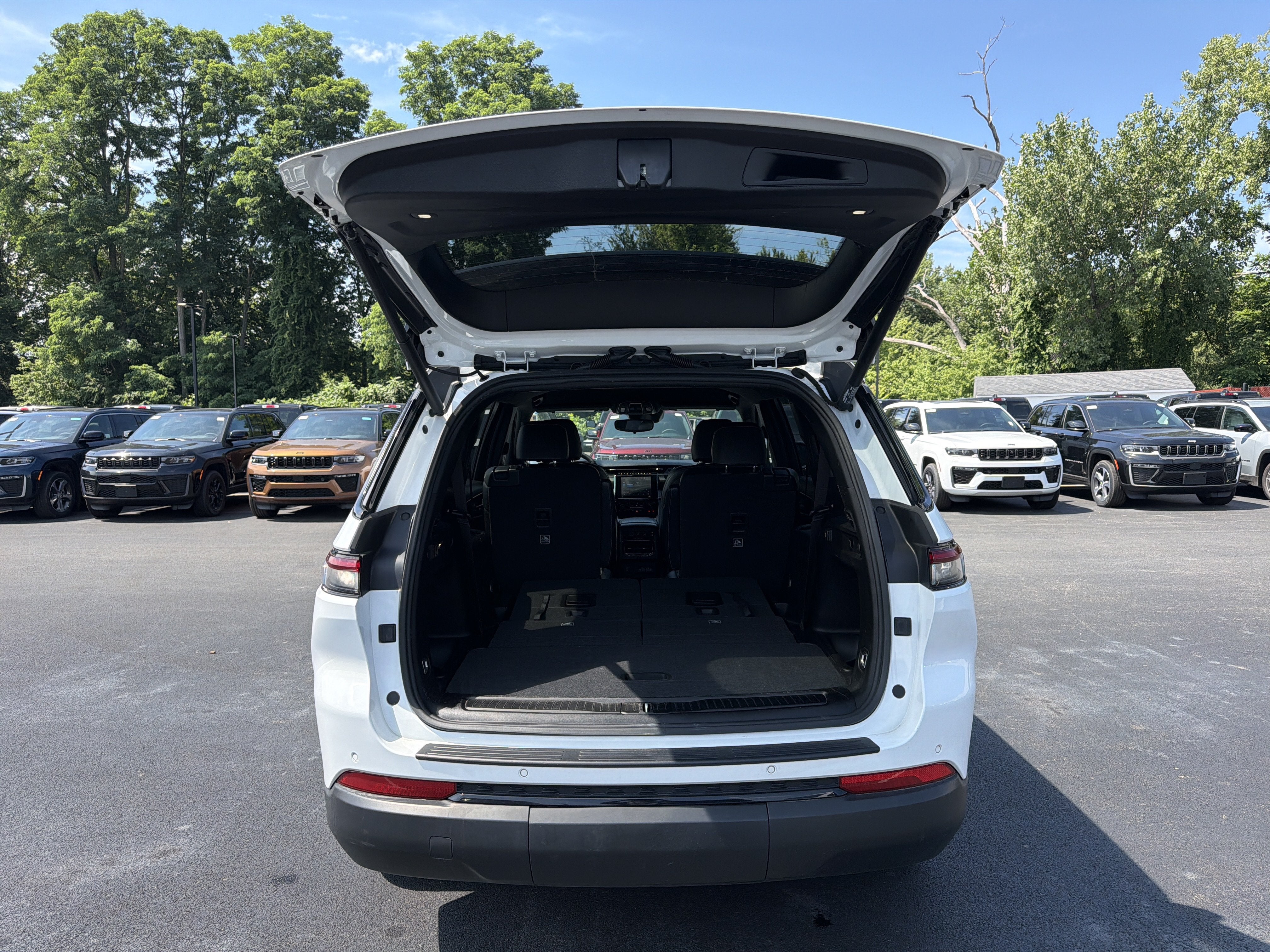 2023 Jeep Grand Cherokee L Altitude