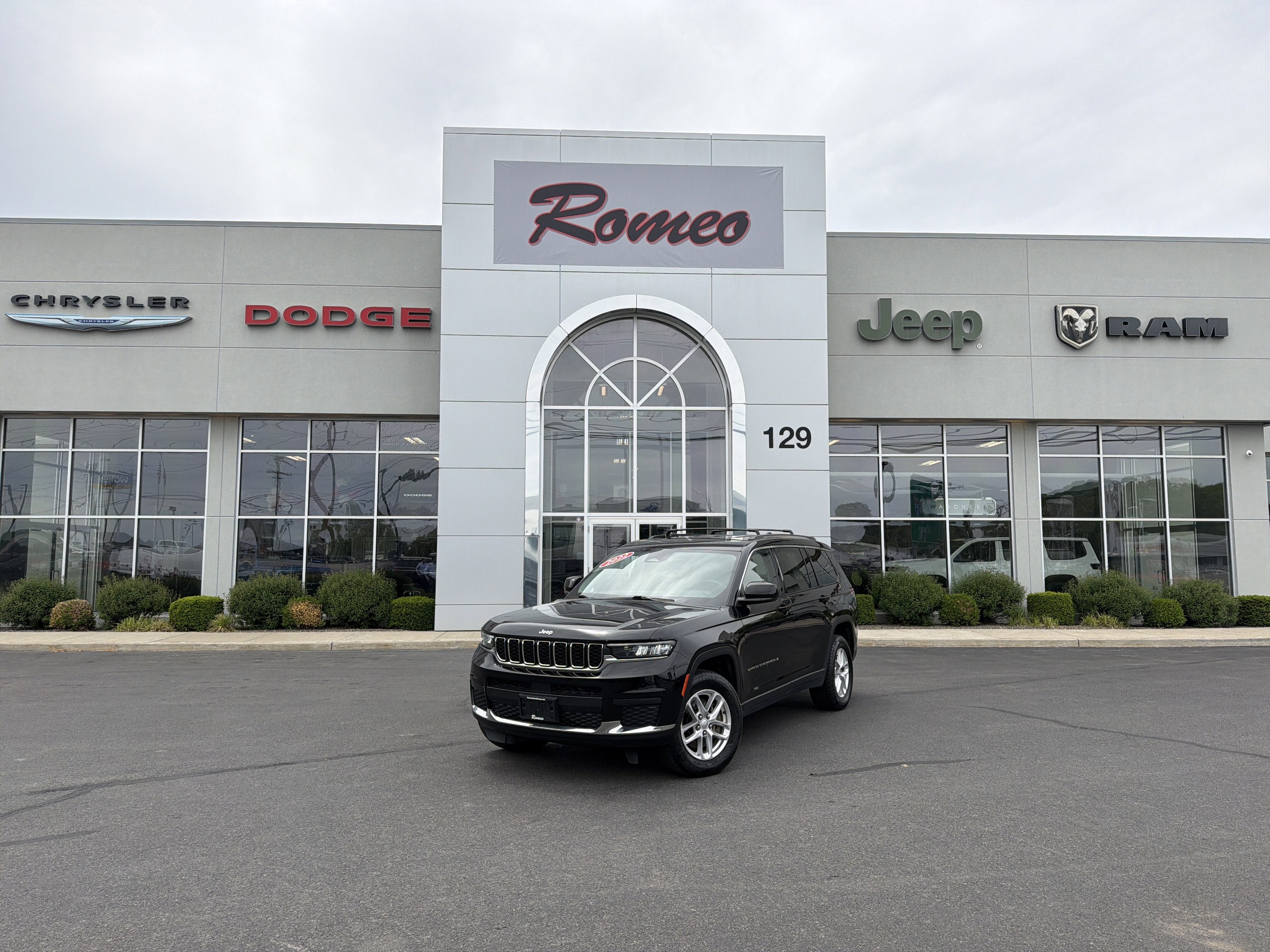 2022 Jeep Grand Cherokee L Laredo