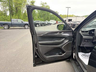 2022 Jeep Grand Cherokee L Laredo