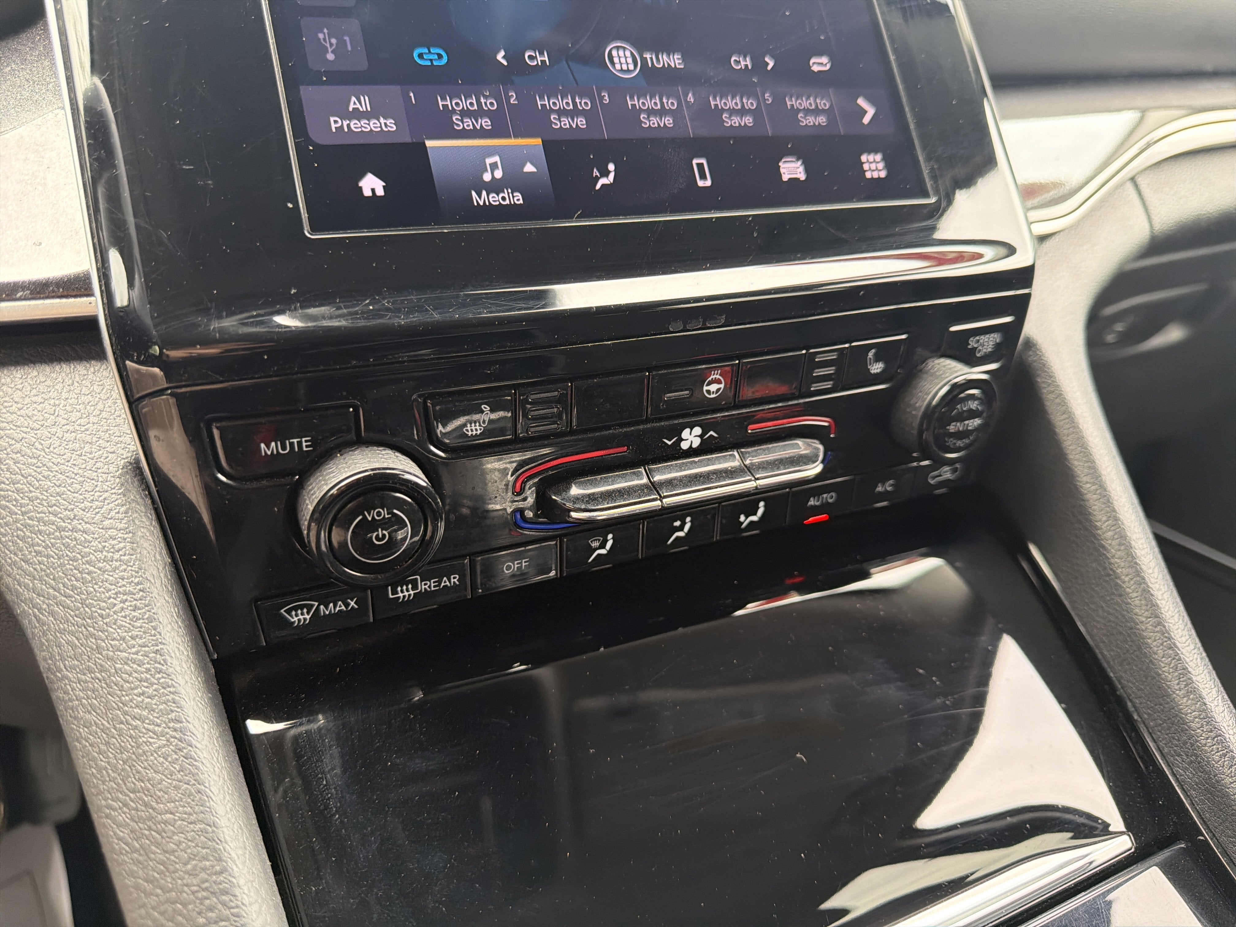 2022 Jeep Grand Cherokee L Laredo