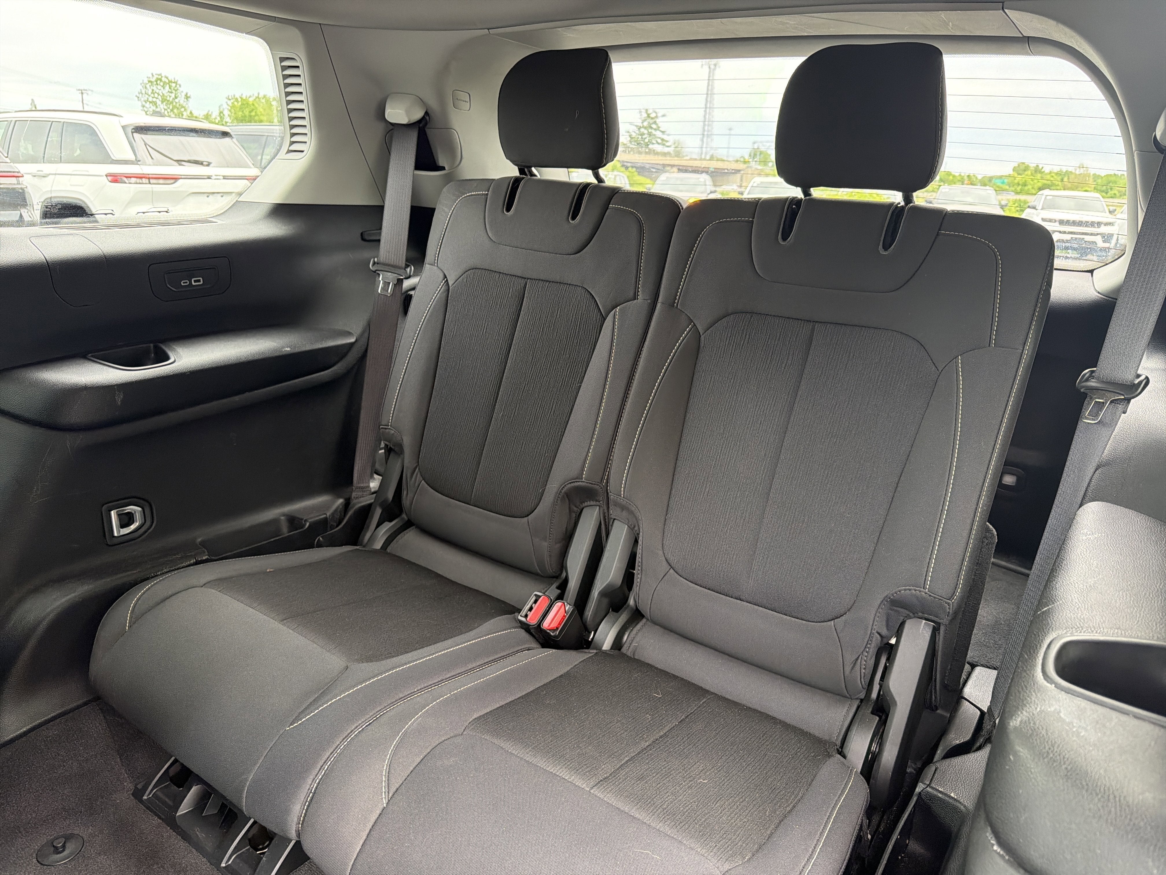 2022 Jeep Grand Cherokee L Laredo