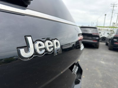 2022 Jeep Grand Cherokee L Laredo