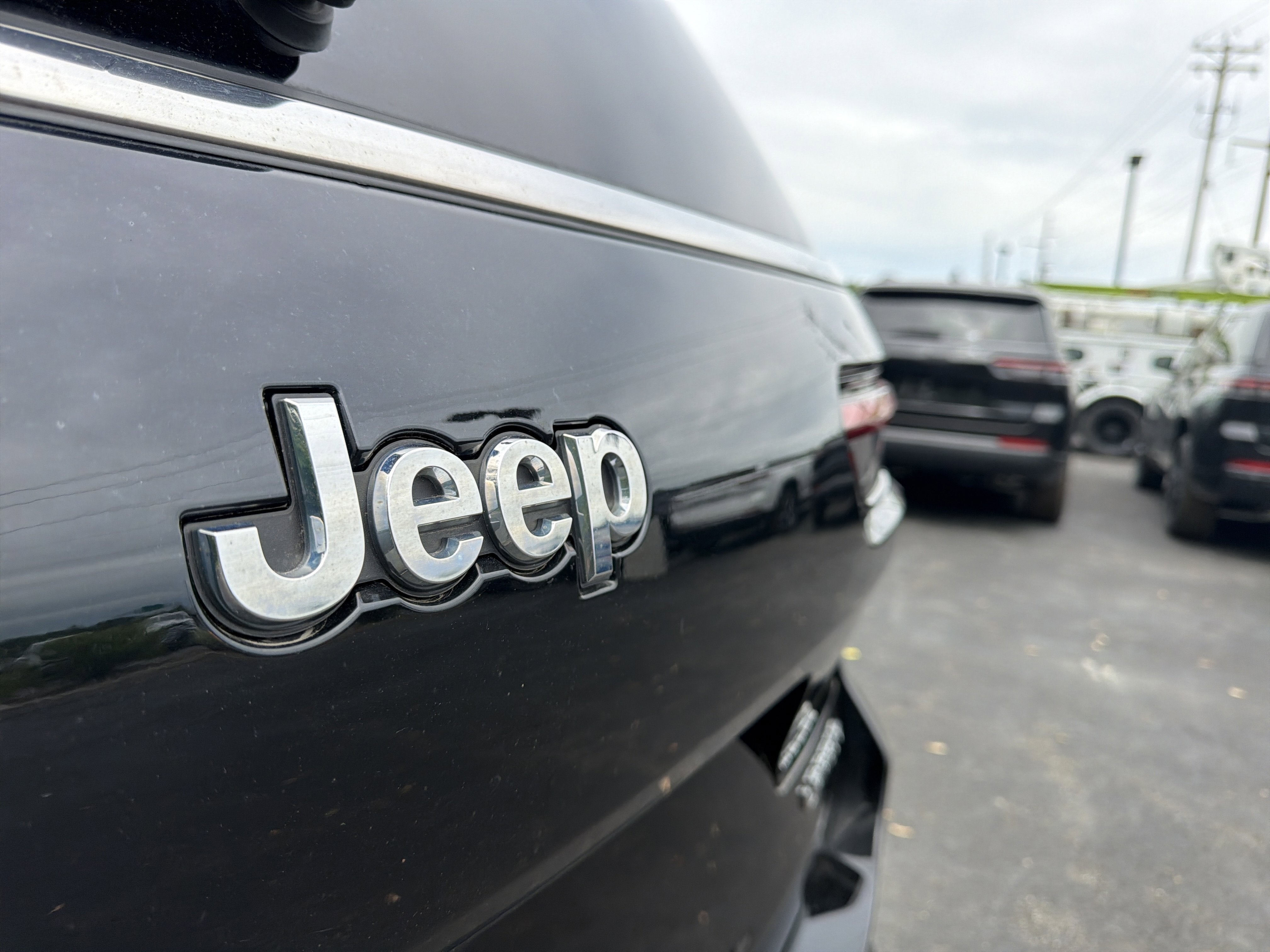 2022 Jeep Grand Cherokee L Laredo