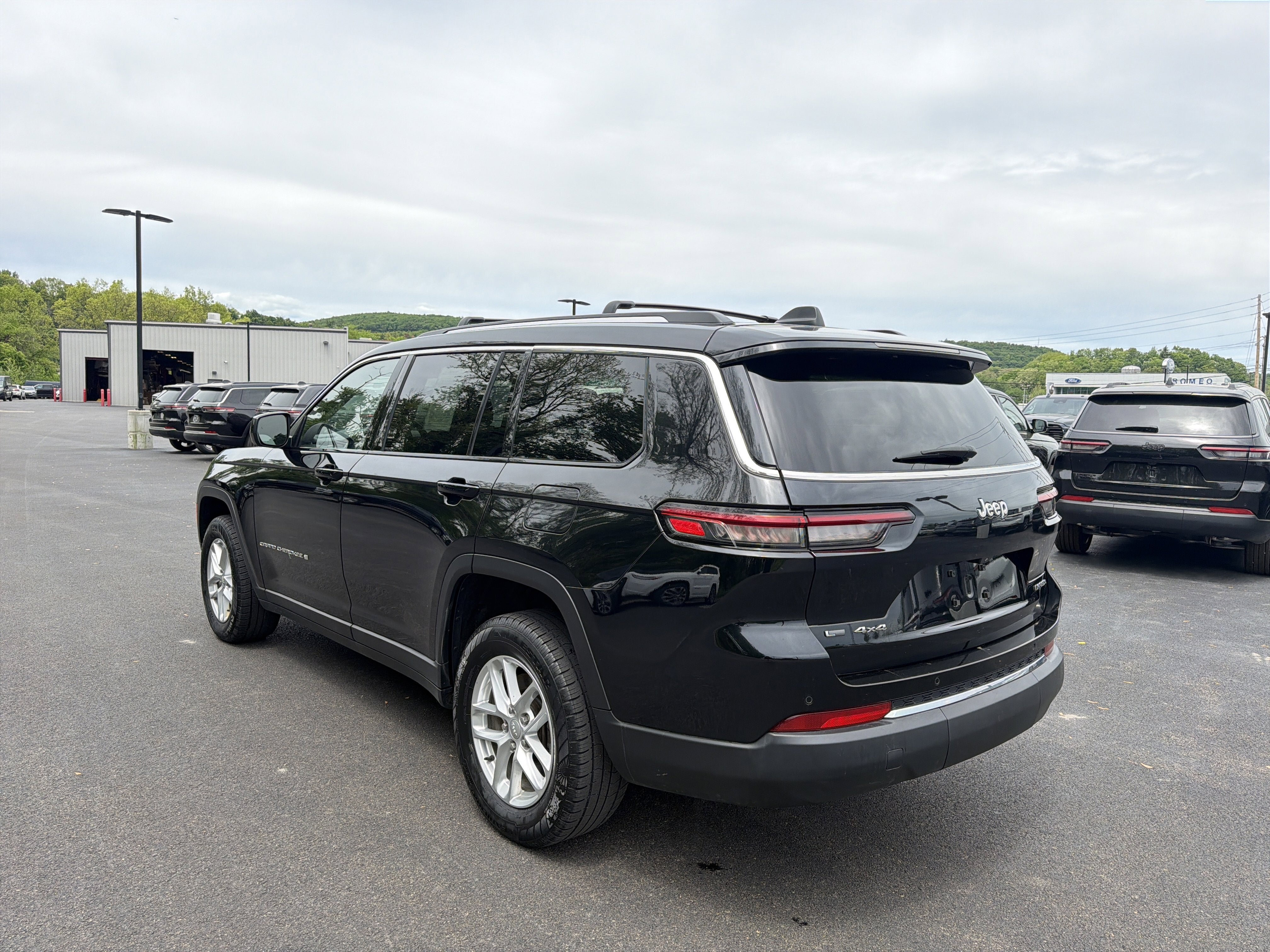 2022 Jeep Grand Cherokee L Laredo