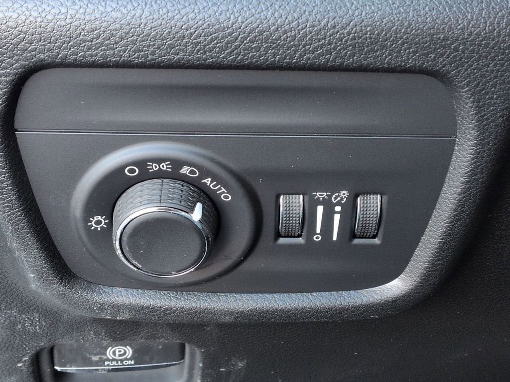 2026 Jeep Grand Cherokee L Laredo Altitude
