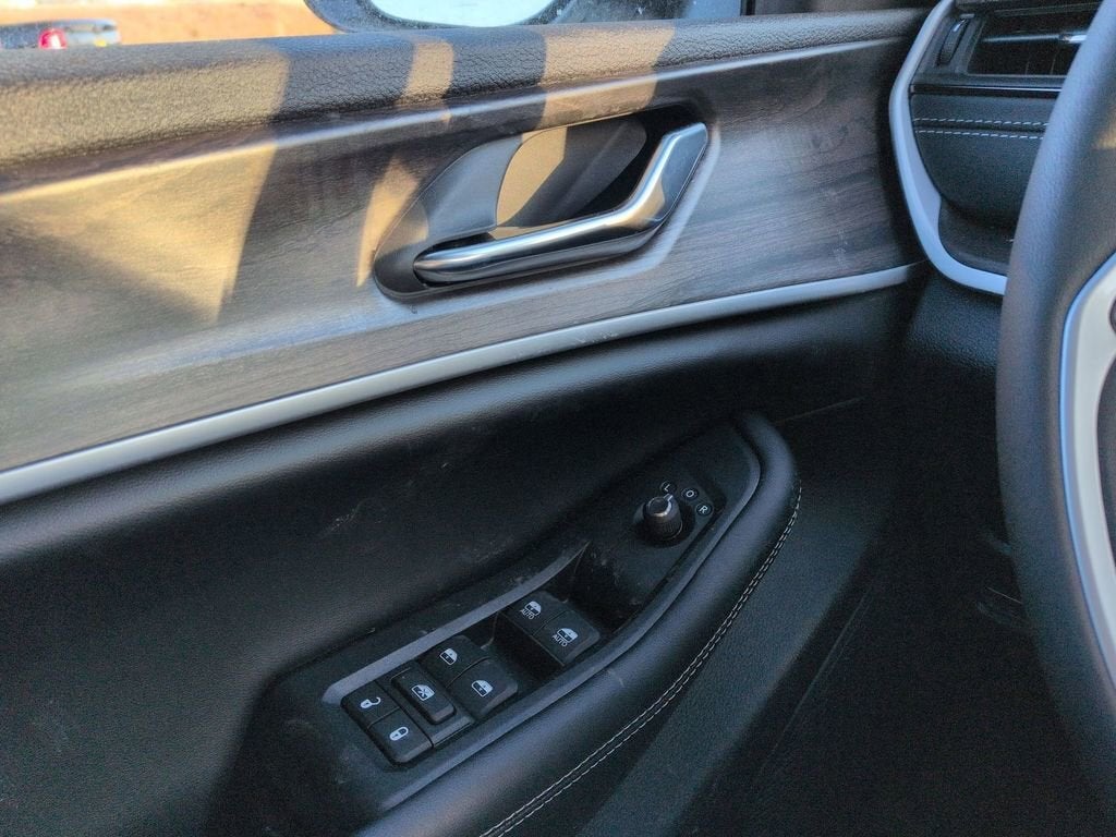 2026 Jeep Grand Cherokee L Laredo Altitude