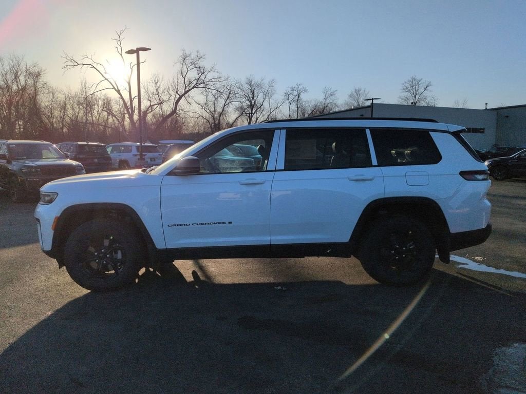 2026 Jeep Grand Cherokee L Laredo Altitude
