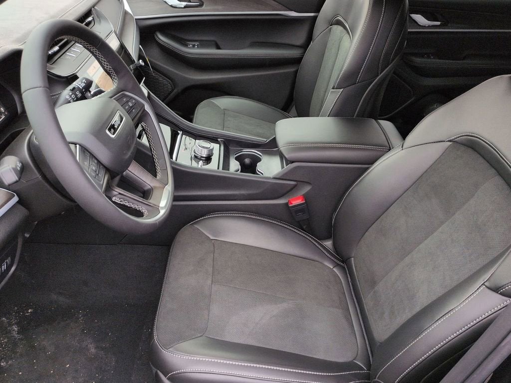 2026 Jeep Grand Cherokee L Laredo Altitude