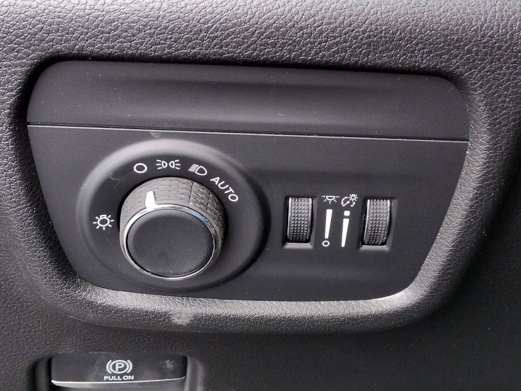 2026 Jeep Grand Cherokee L Laredo Altitude