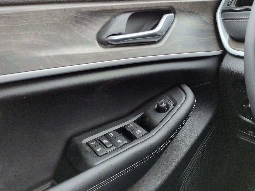 2026 Jeep Grand Cherokee L Laredo Altitude