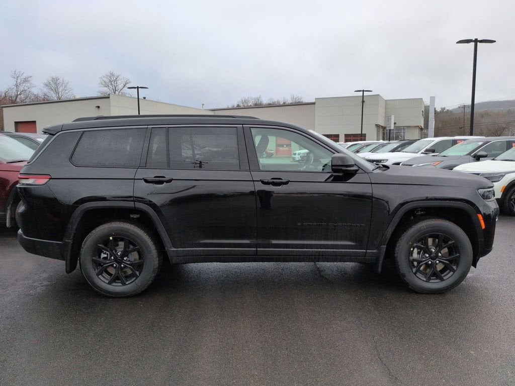 2026 Jeep Grand Cherokee L Laredo Altitude