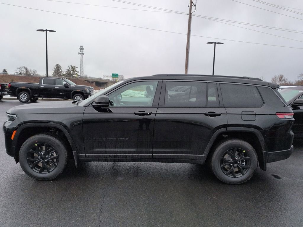2026 Jeep Grand Cherokee L Laredo Altitude