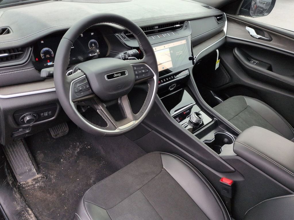 2026 Jeep Grand Cherokee L Laredo Altitude