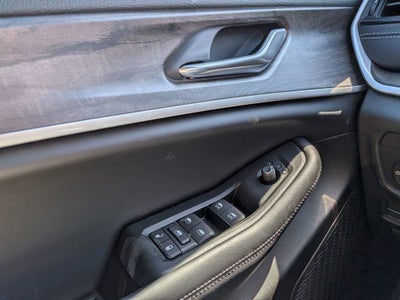 2026 Jeep Grand Cherokee L Laredo Altitude