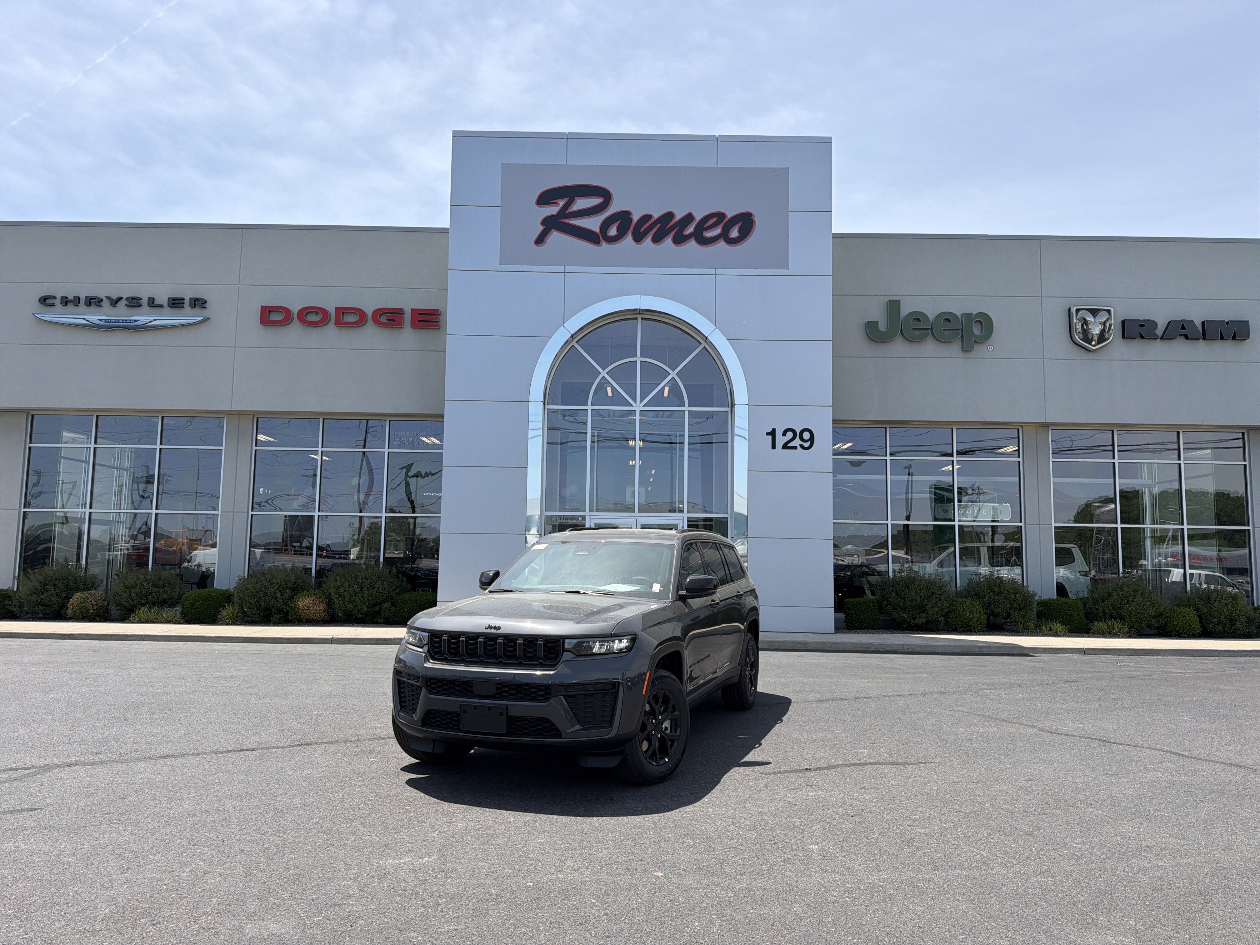 2026 Jeep Grand Cherokee L Laredo Altitude