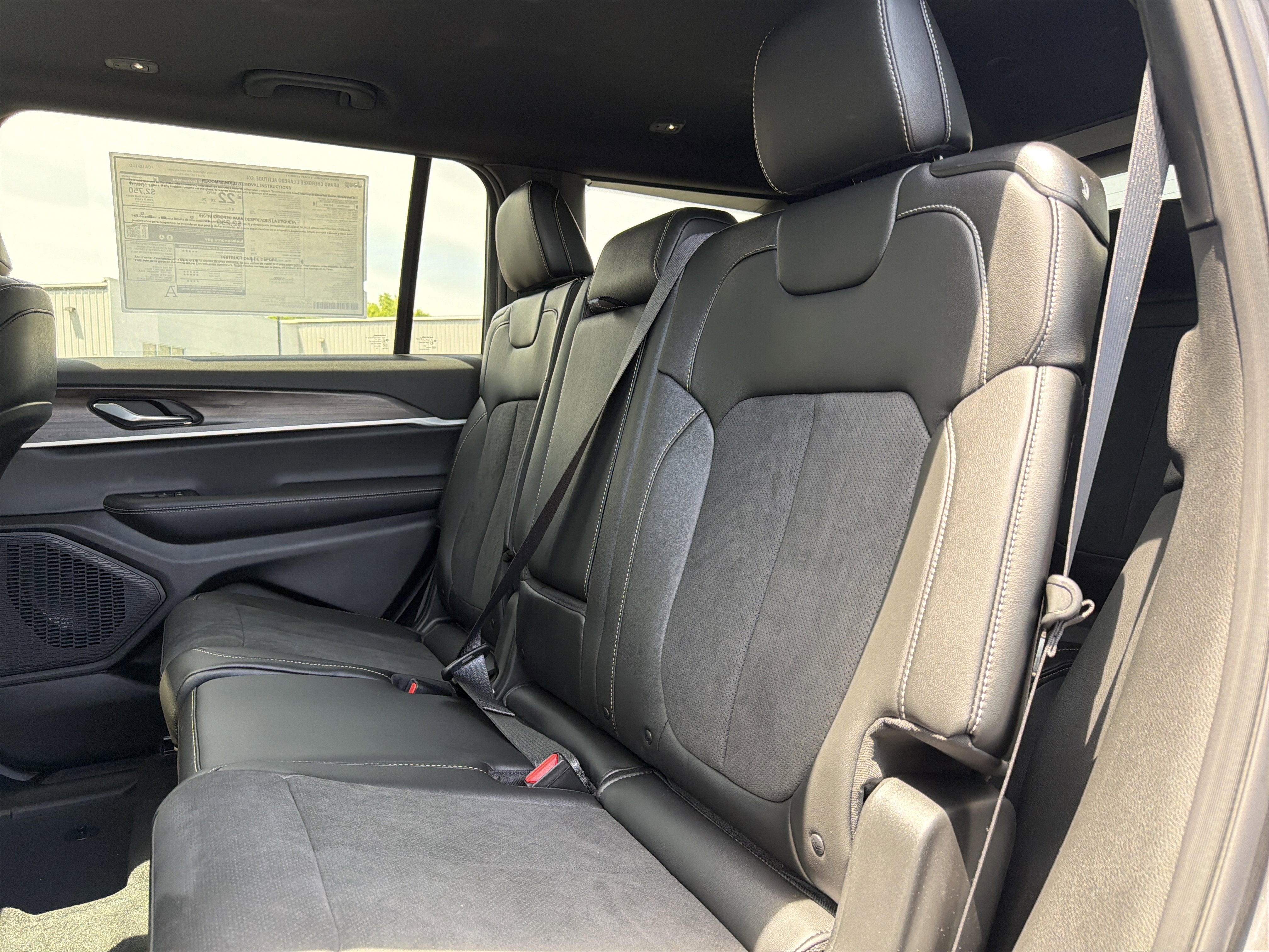 2026 Jeep Grand Cherokee L Laredo Altitude