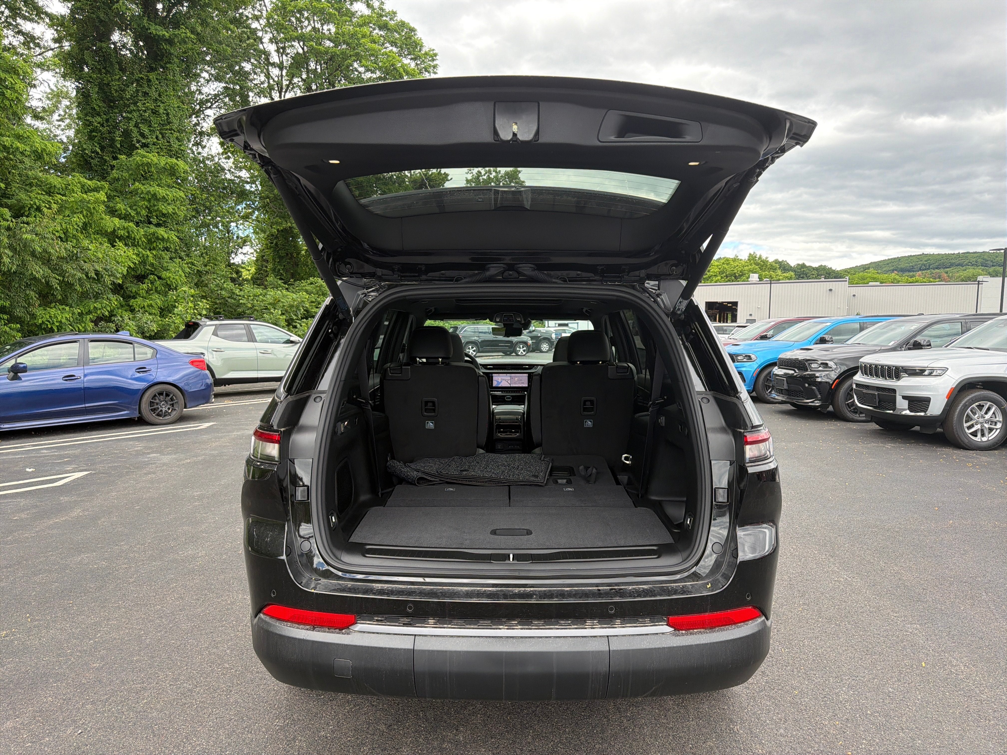 2026 Jeep Grand Cherokee L 85th Anniversary Edition