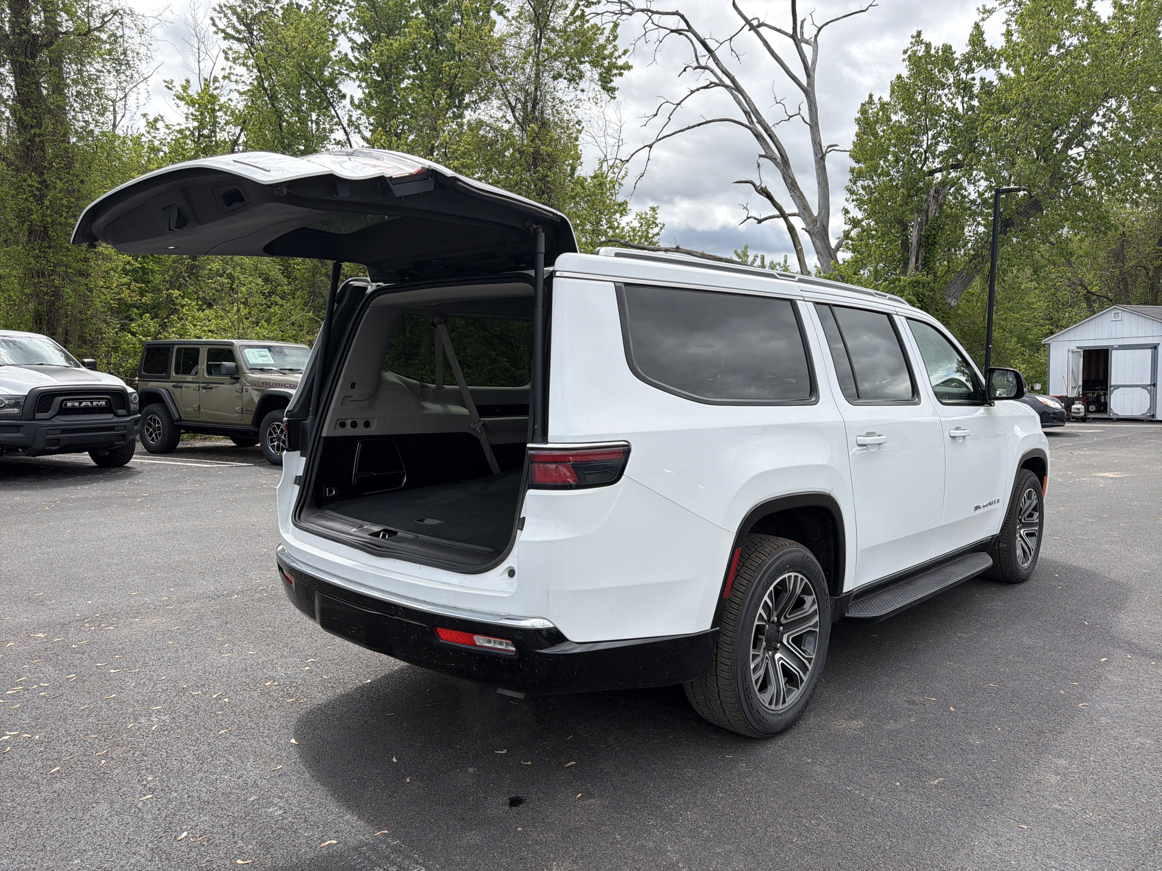 2024 Jeep Wagoneer L Series II