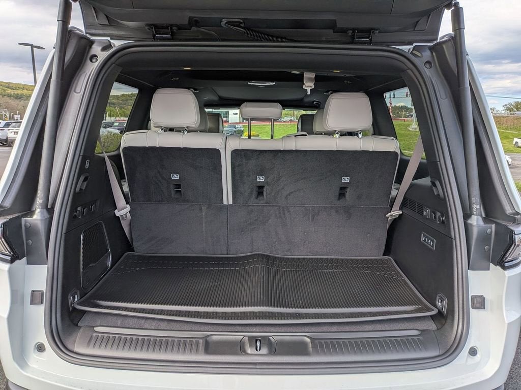 2026 Jeep Grand Wagoneer Limited Reserve