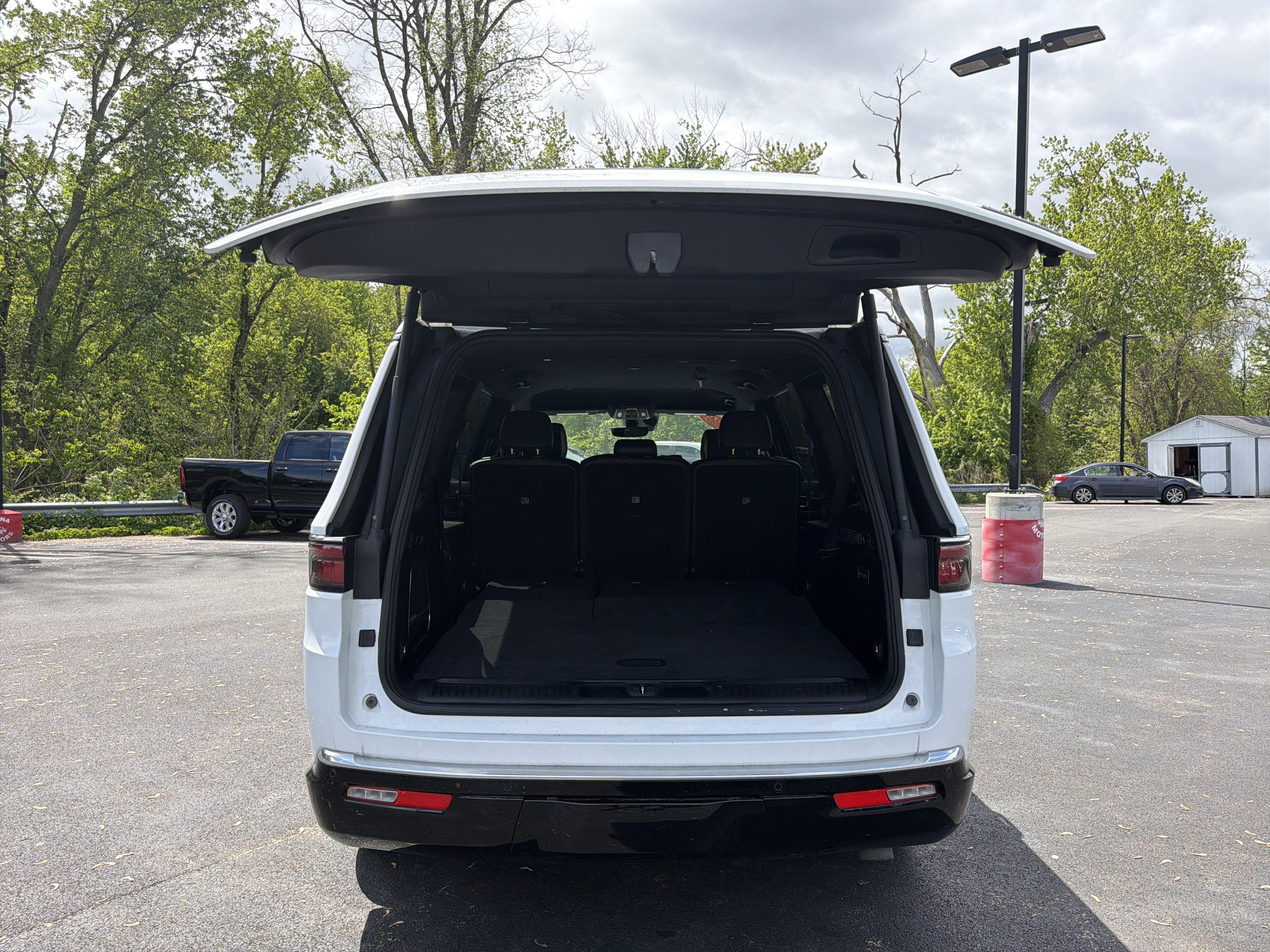 2023 Jeep Wagoneer Series III