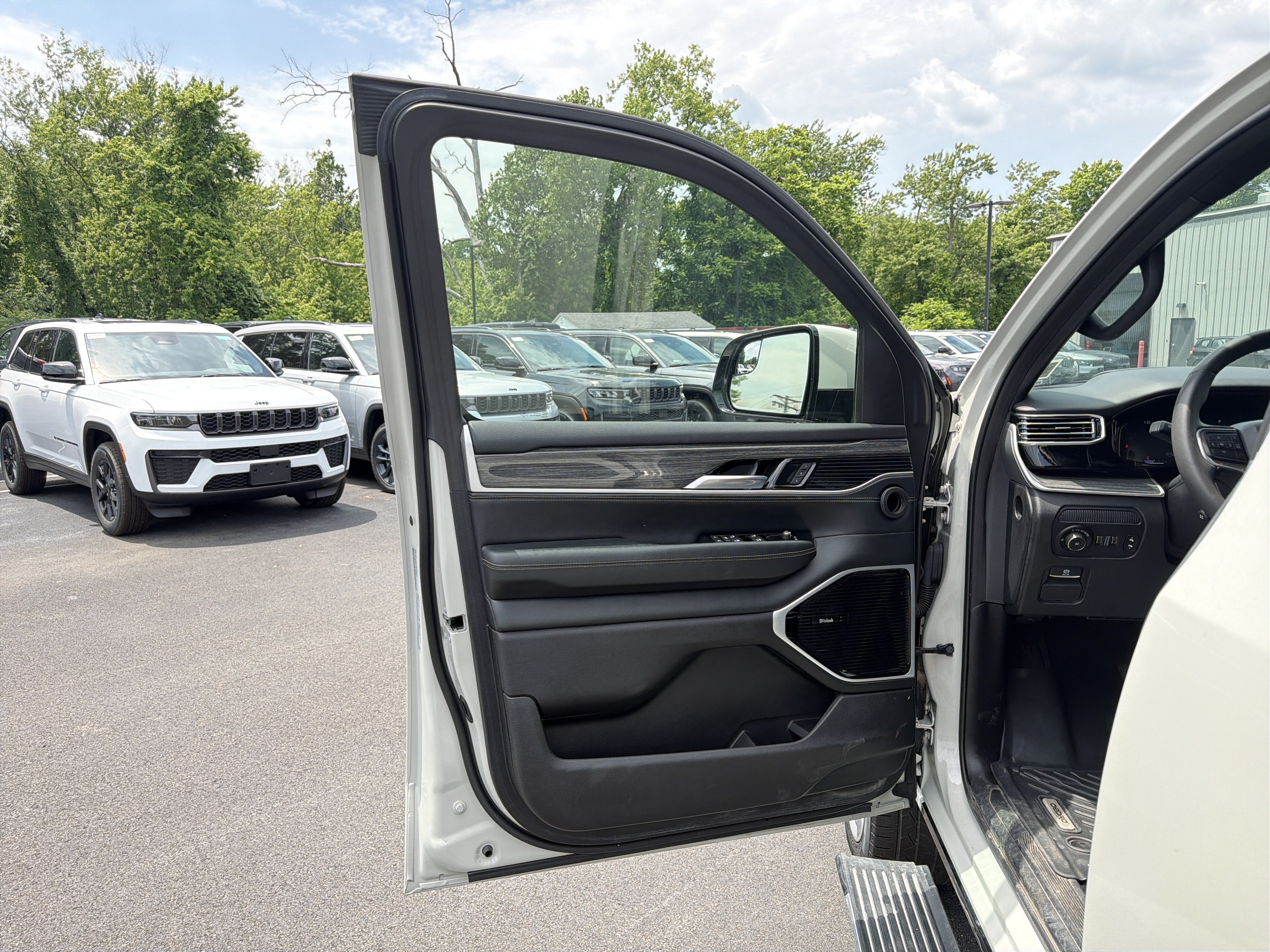 2022 Jeep Wagoneer Series III