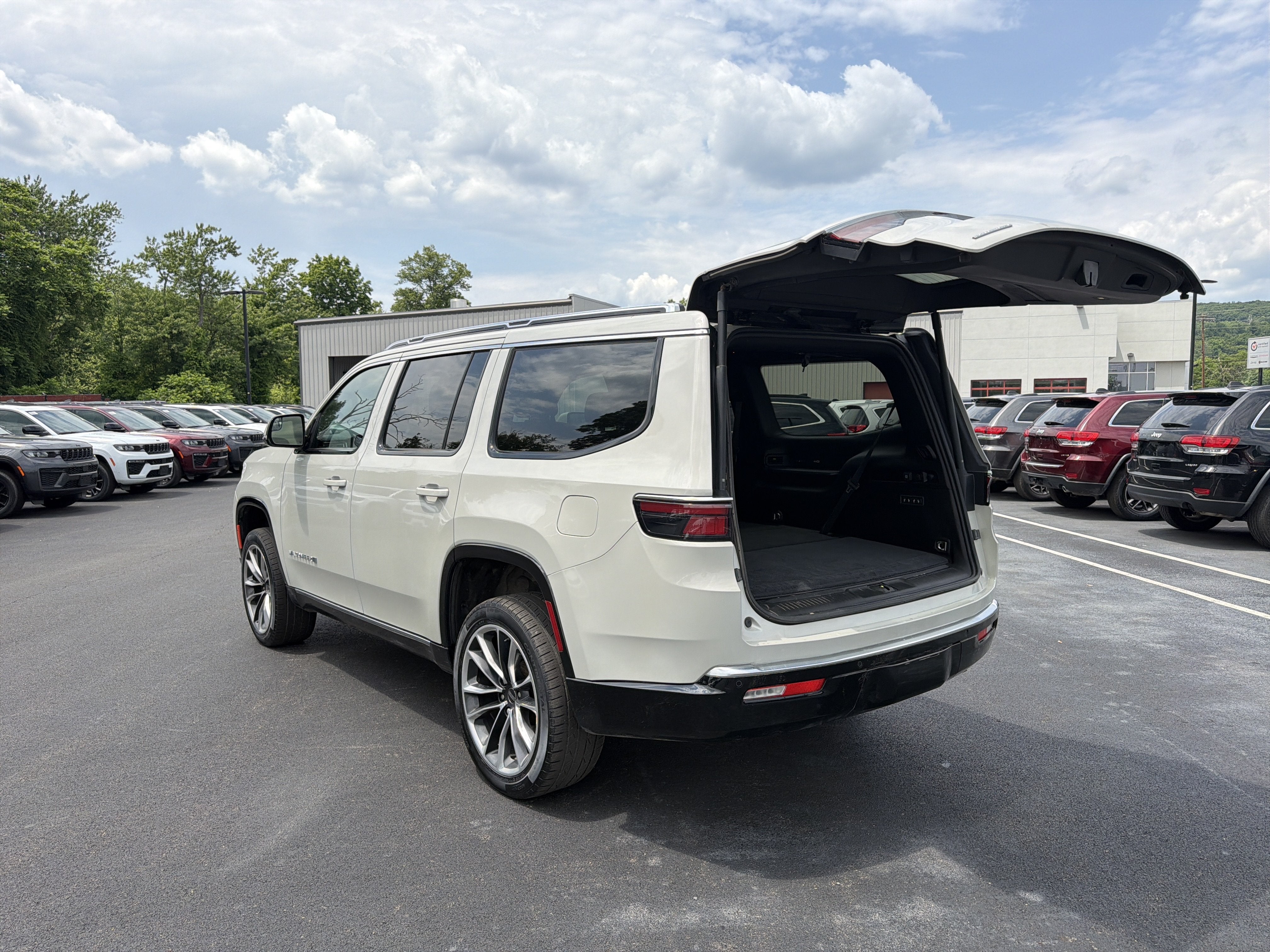 2022 Jeep Wagoneer Series III