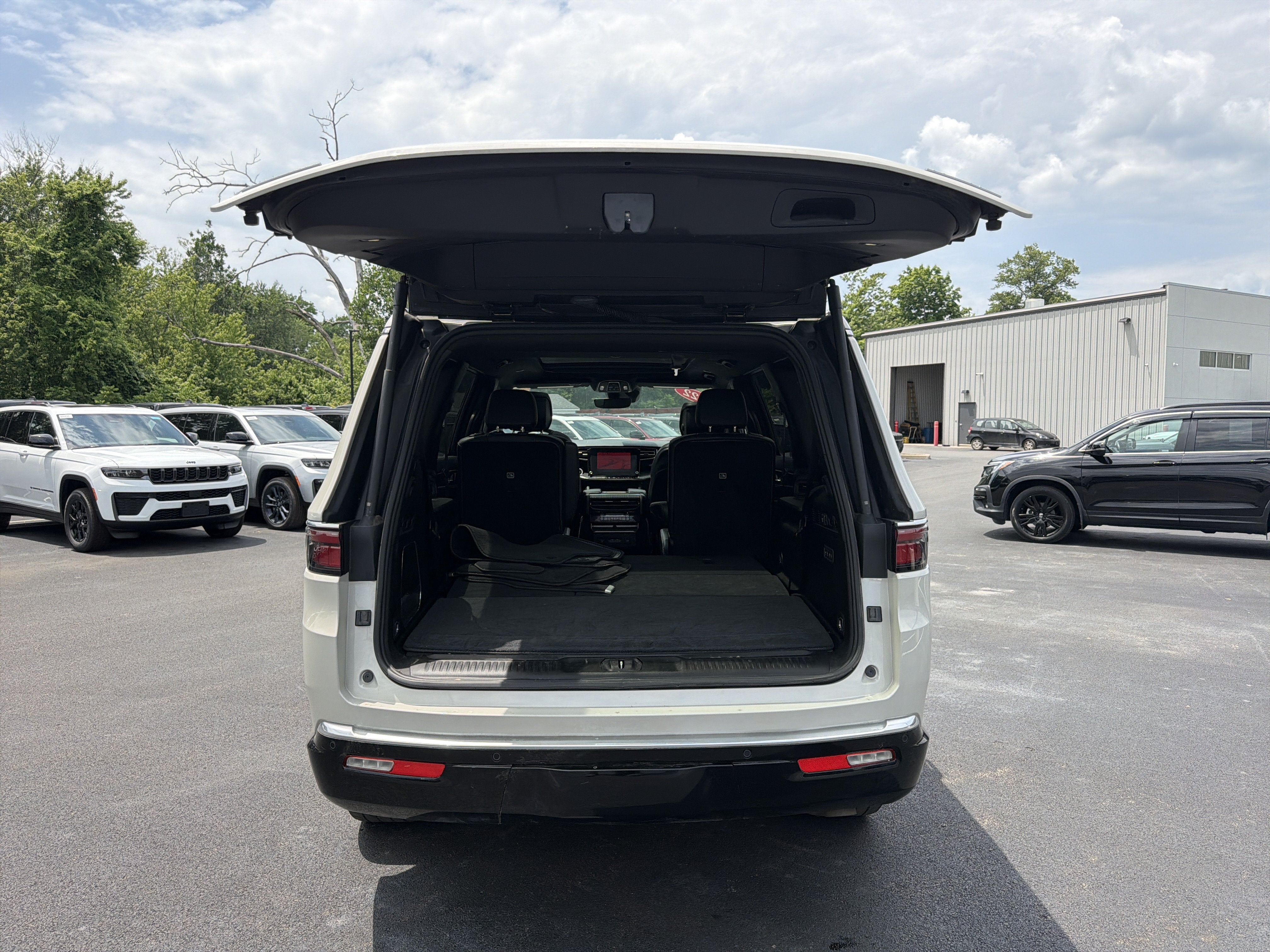2022 Jeep Wagoneer Series III