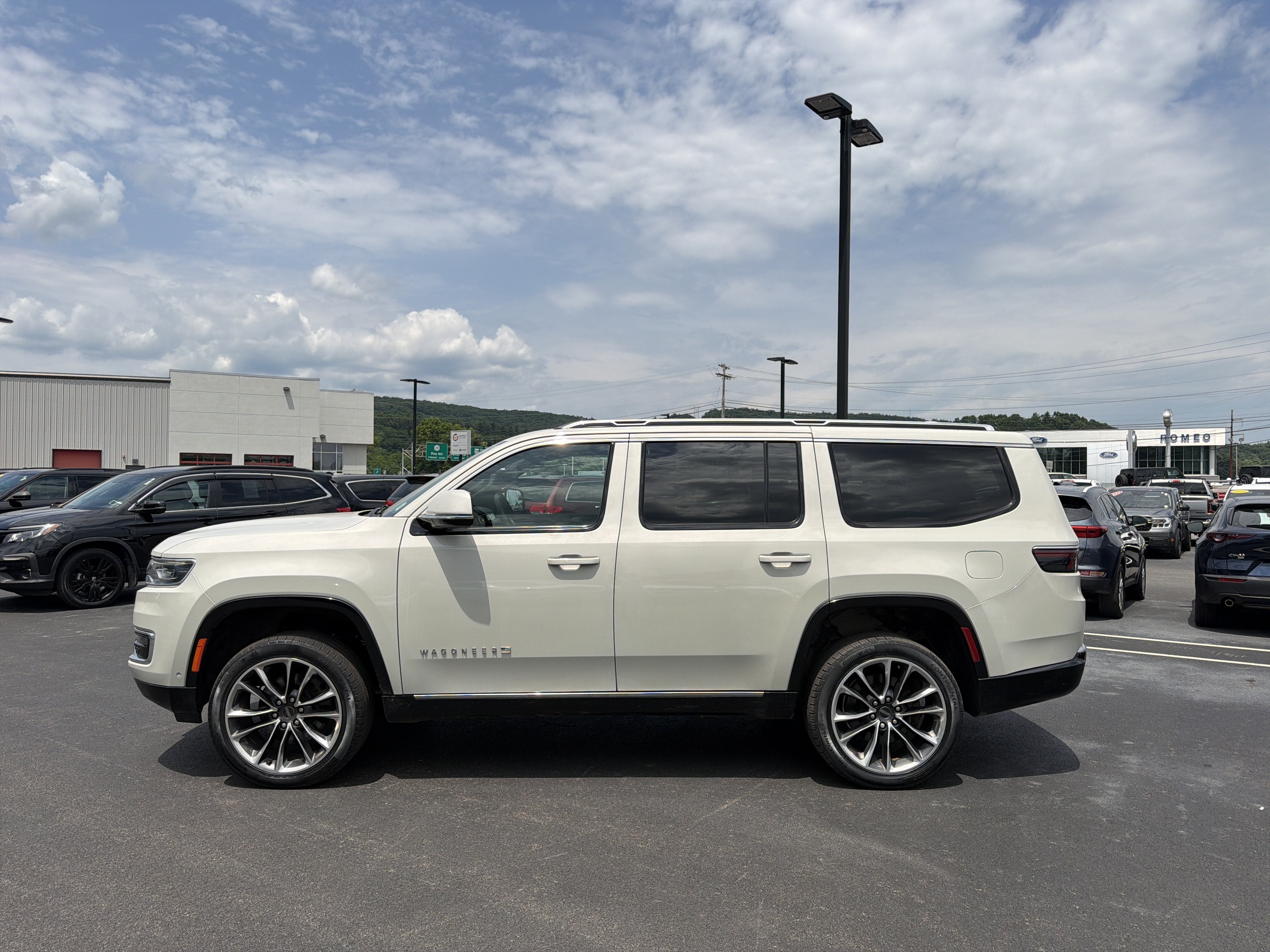 2022 Jeep Wagoneer Series III