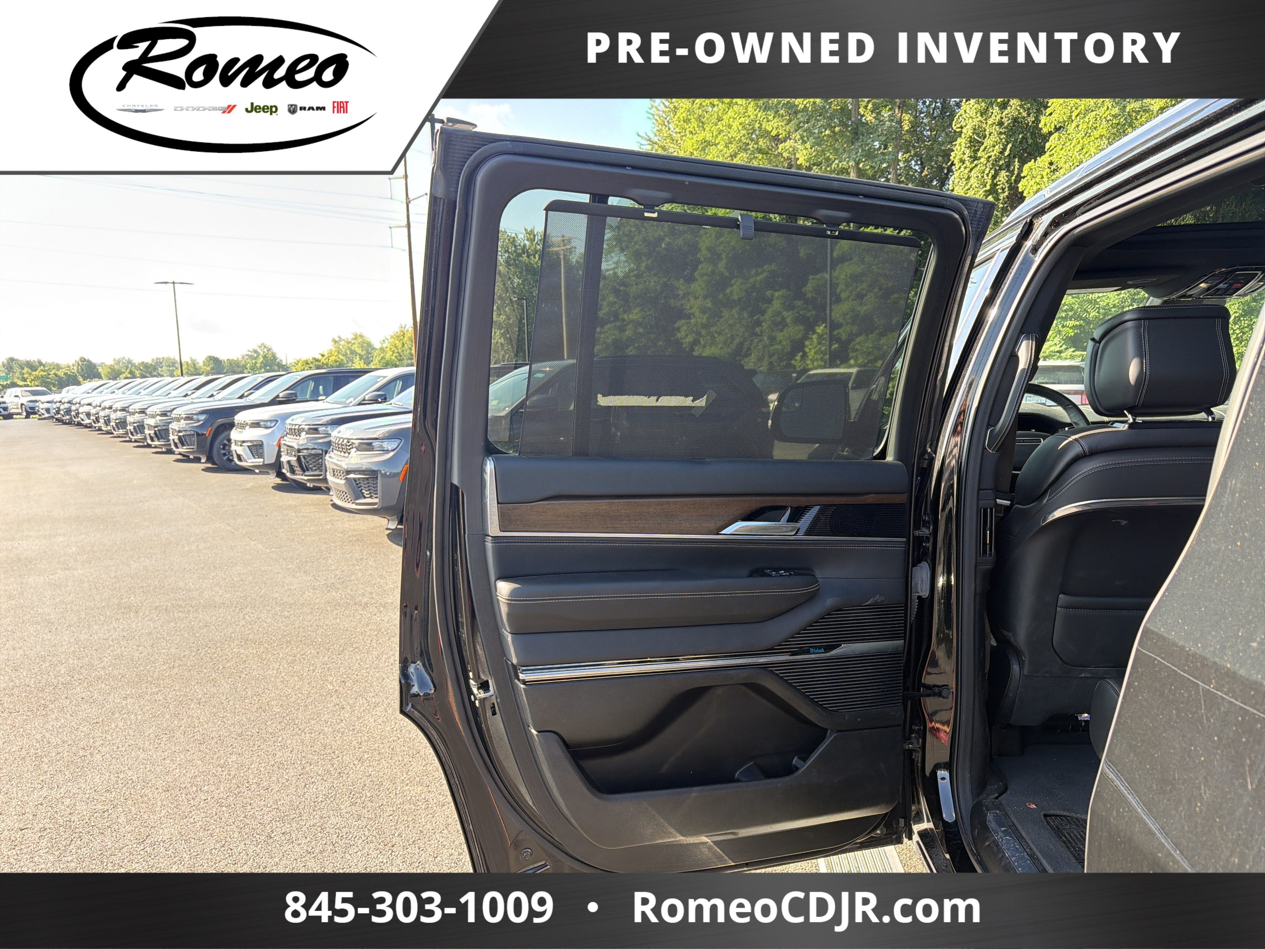 2023 Jeep Grand Wagoneer Base