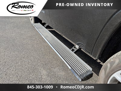 2023 Jeep Grand Wagoneer Base