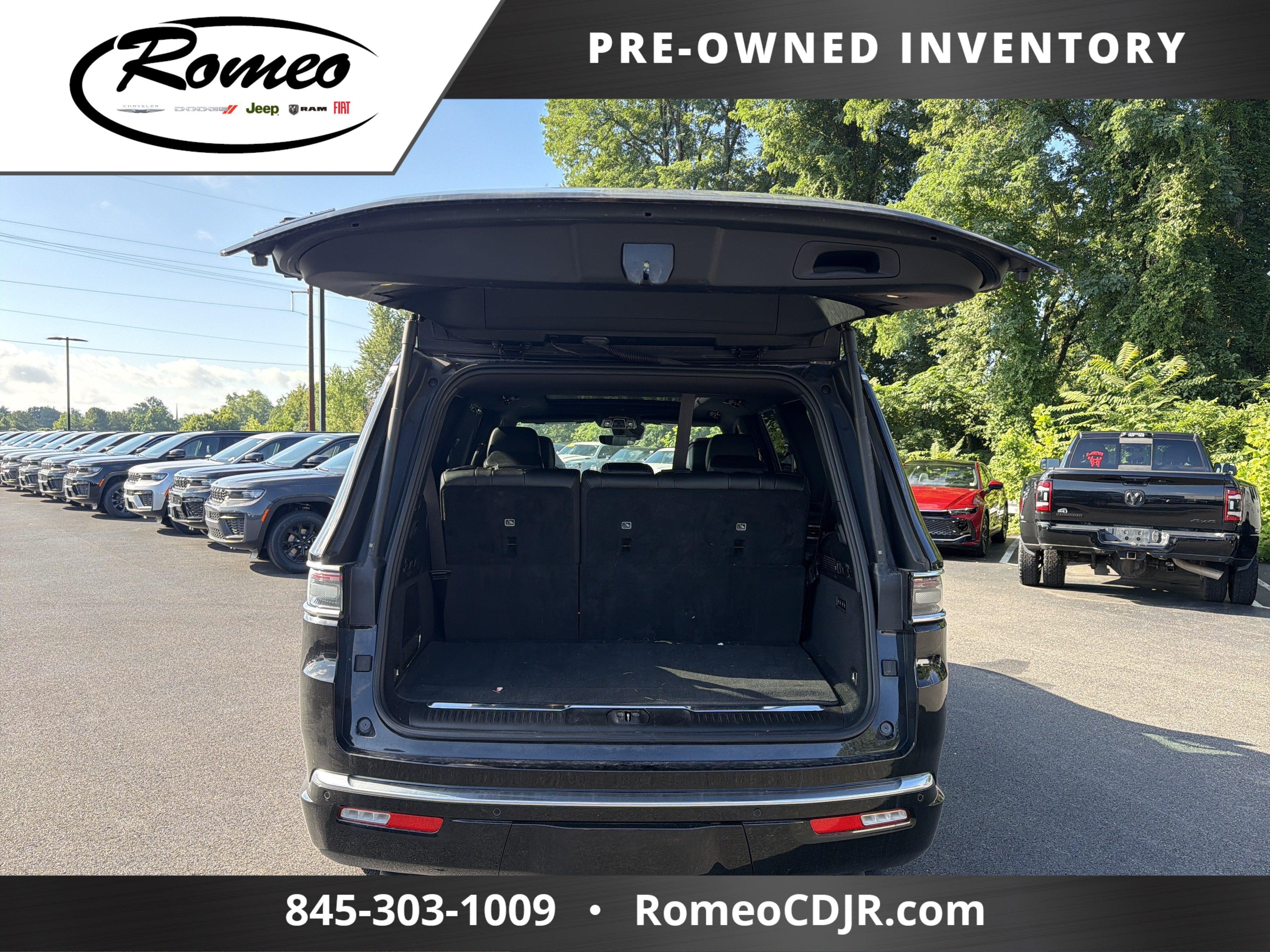 2023 Jeep Grand Wagoneer Base