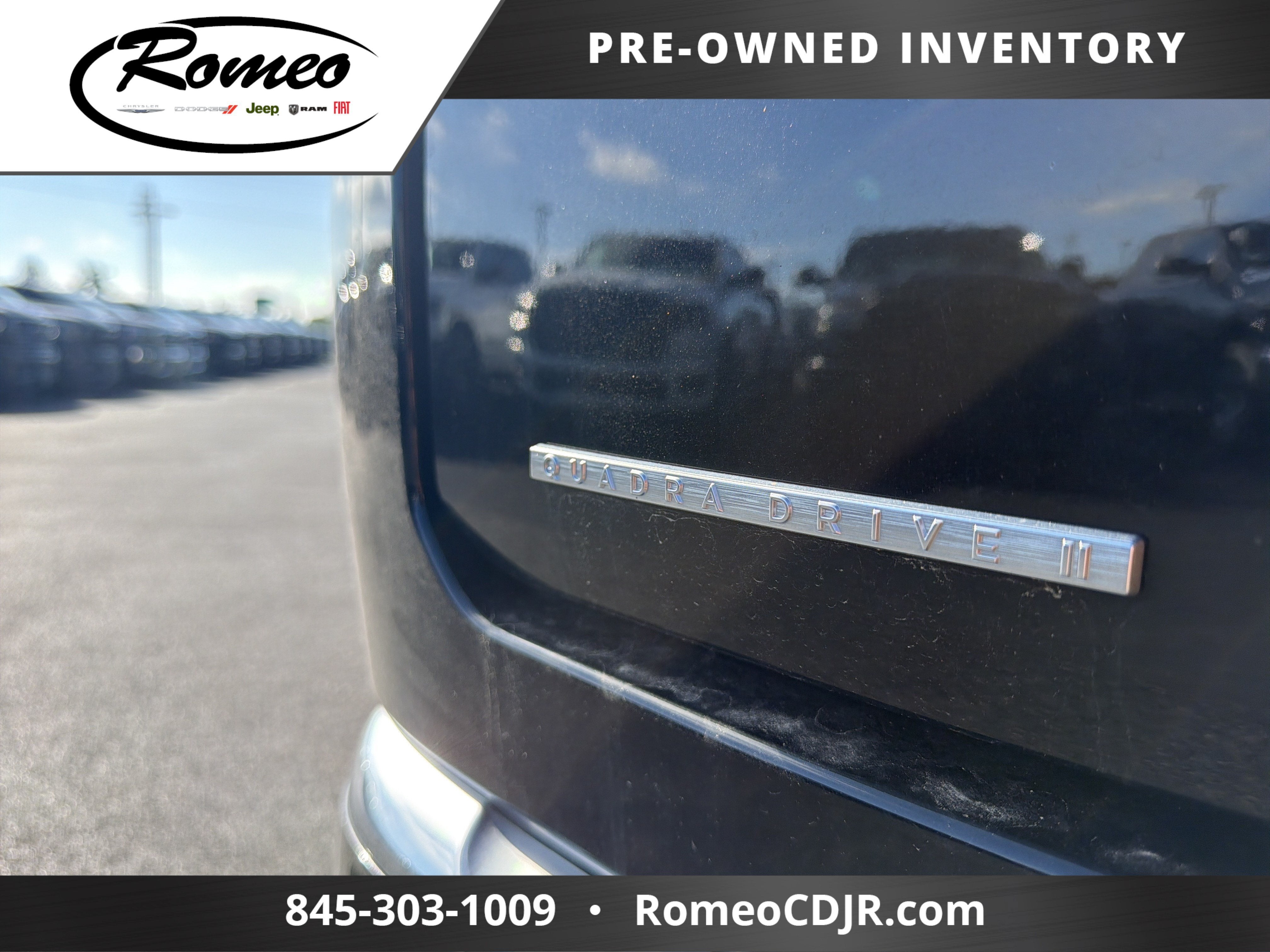 2023 Jeep Grand Wagoneer Base