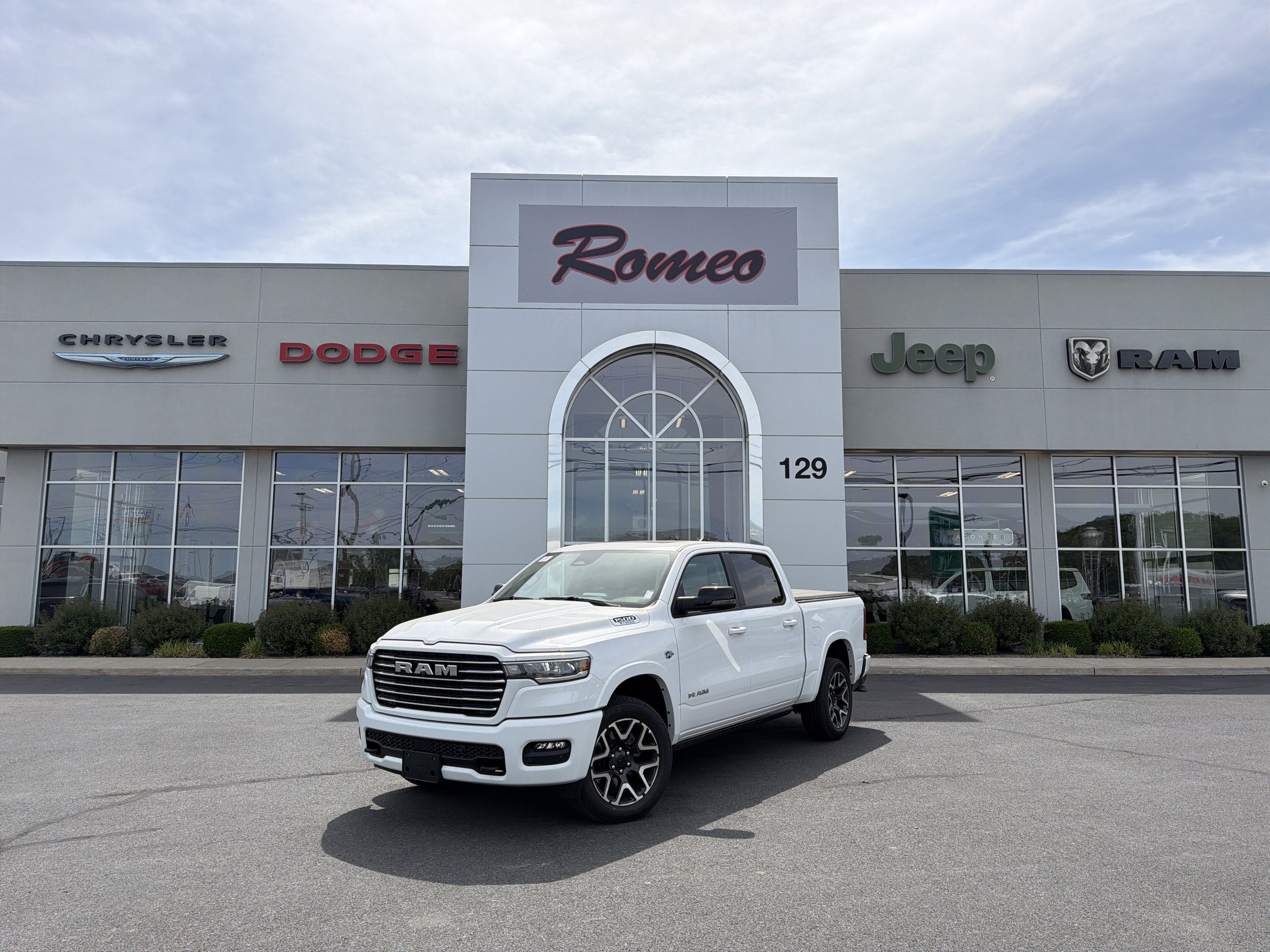 2026 RAM 1500 Laramie 4x4 Crew Cab 5'7's photo