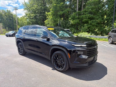 2025 Chevrolet Traverse LT