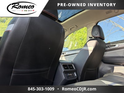2024 Volkswagen Atlas 2.0T Peak Edition SEL