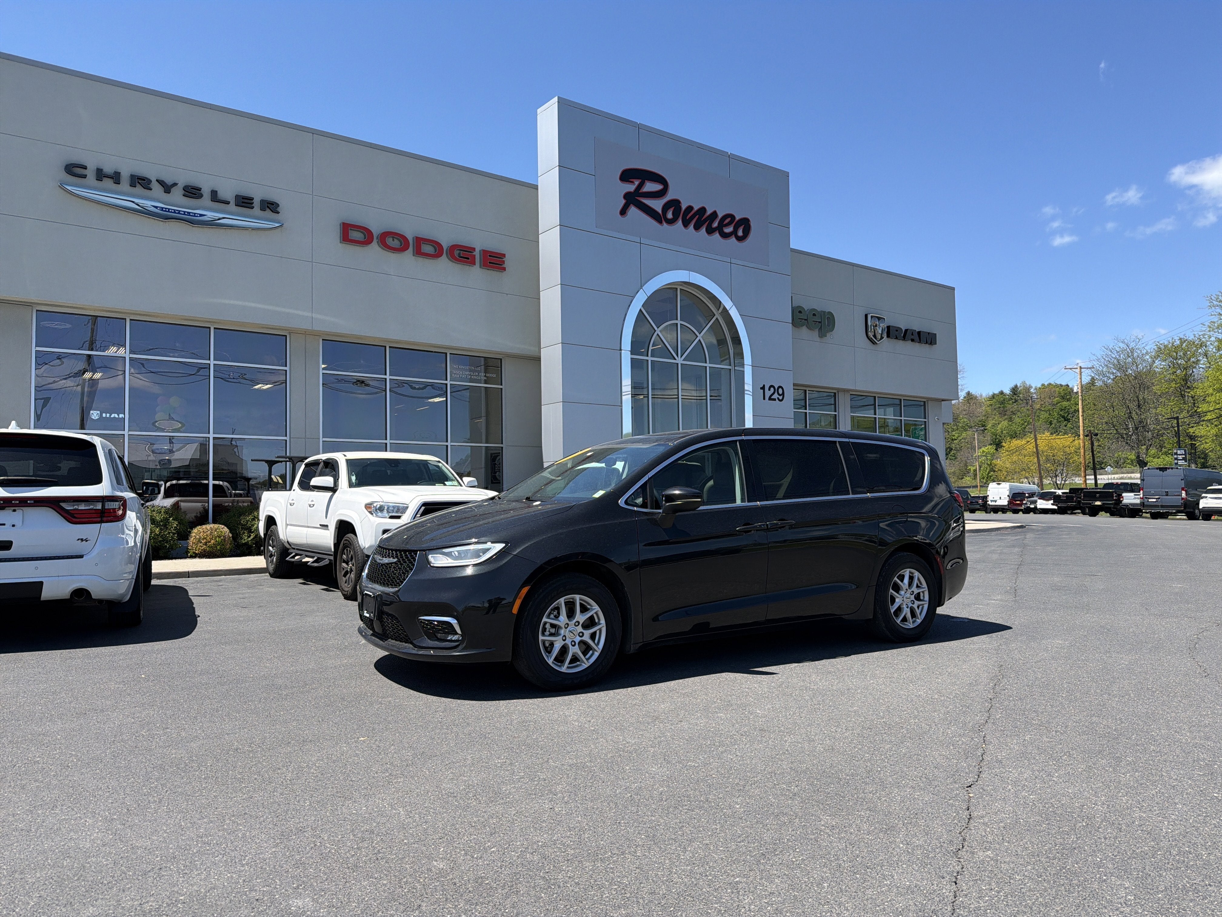 2023 Chrysler Pacifica Touring L