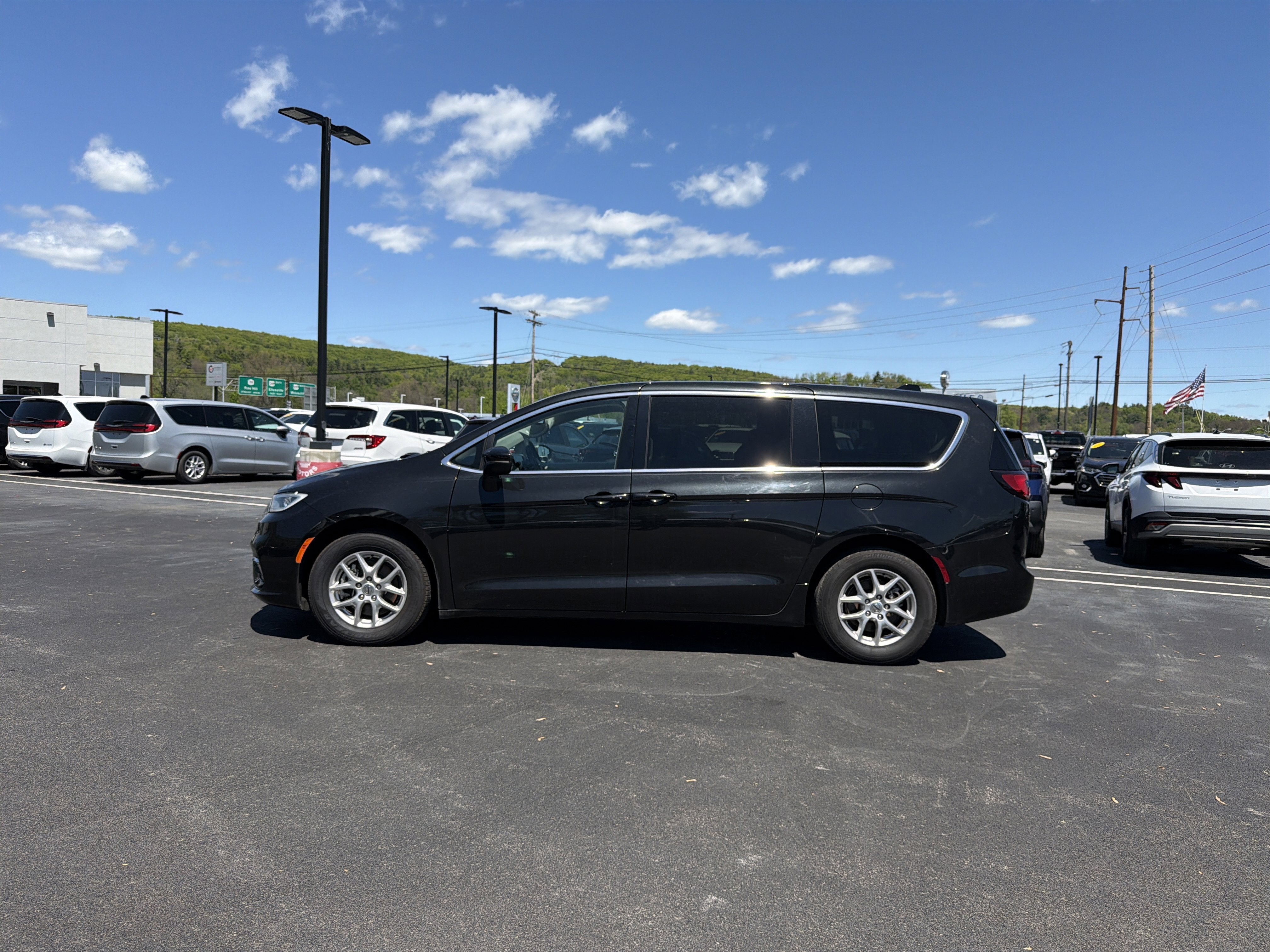 2023 Chrysler Pacifica Touring L