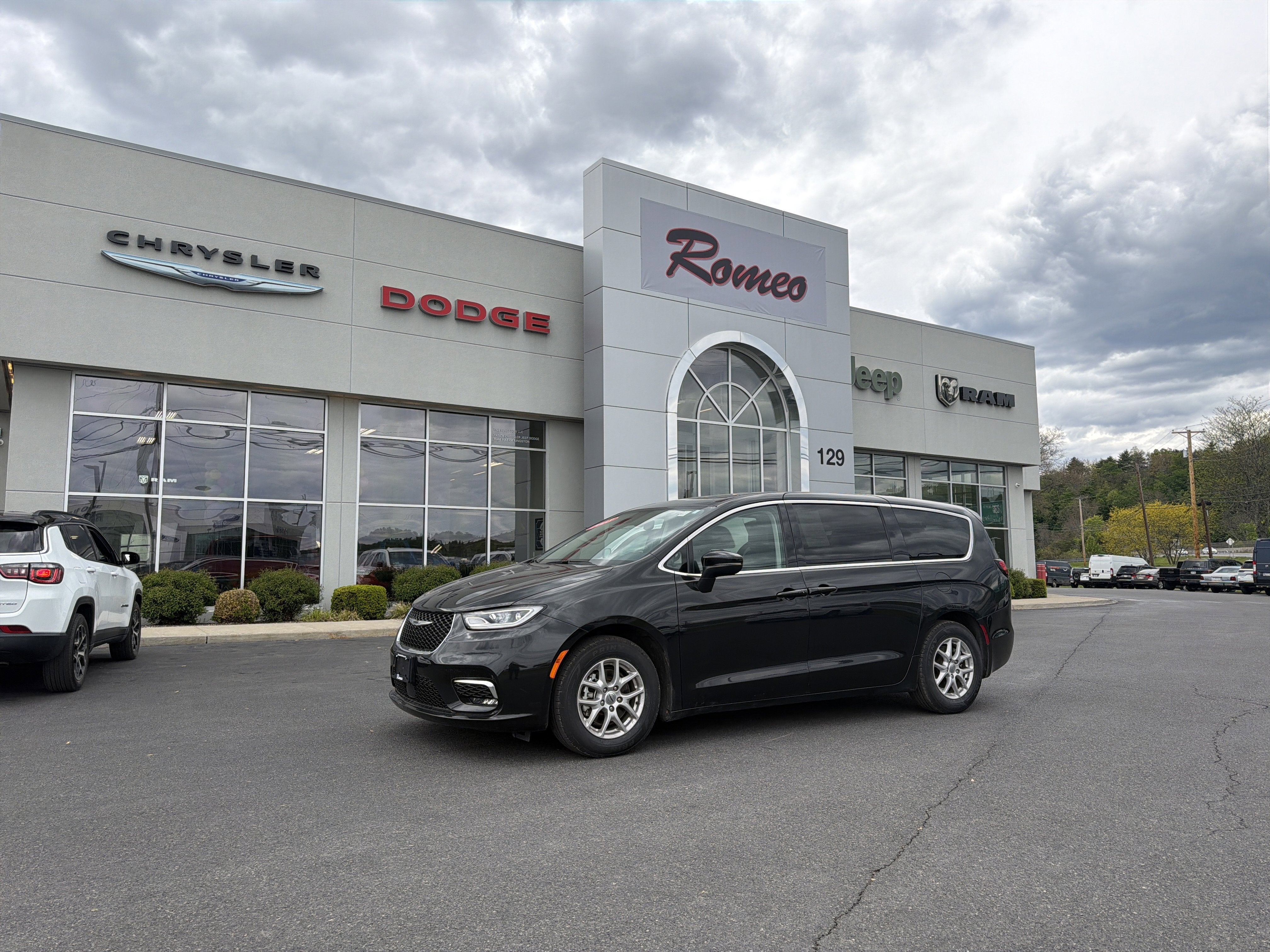 2023 Chrysler Pacifica Touring L