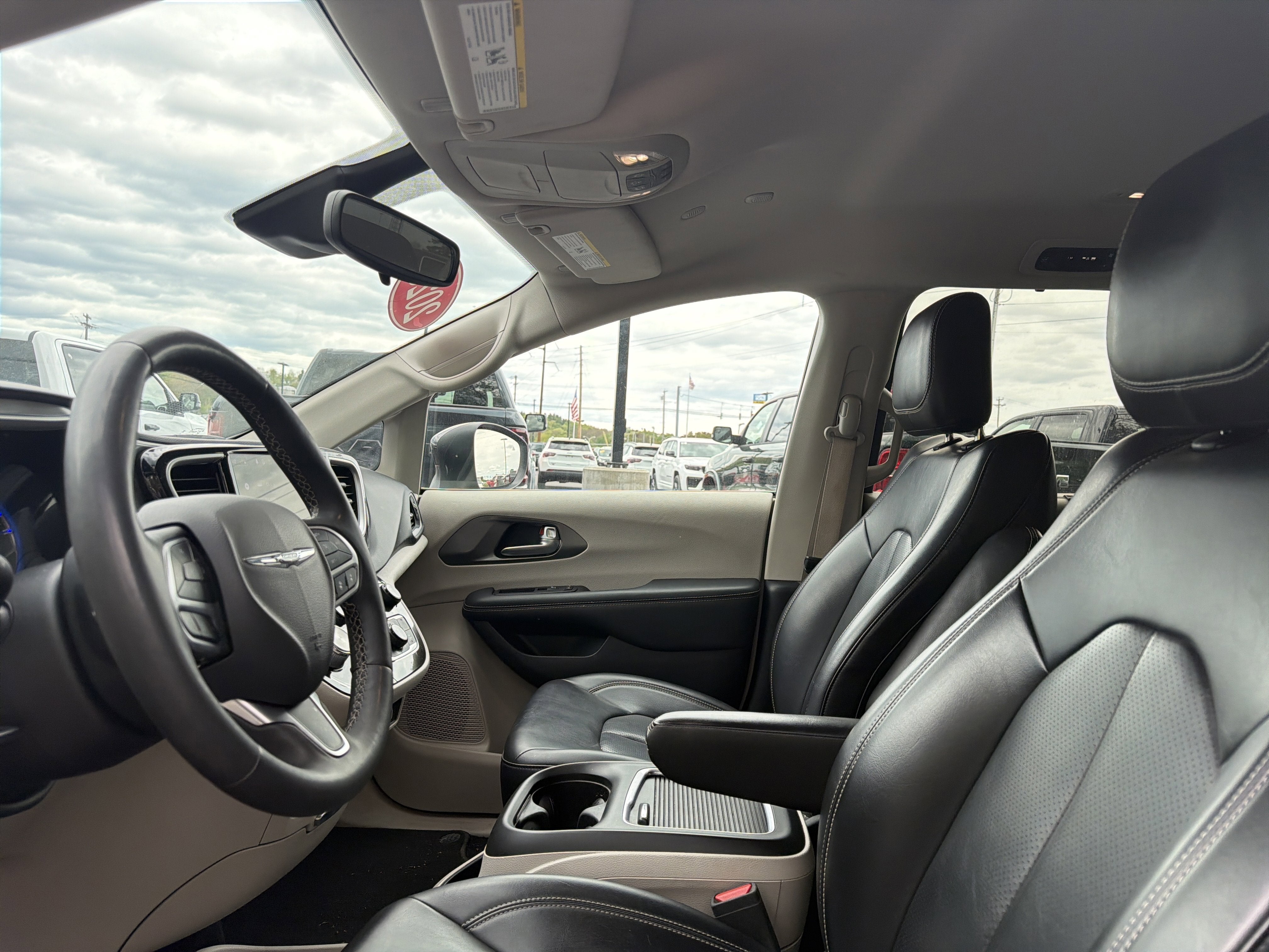 2023 Chrysler Pacifica Touring L