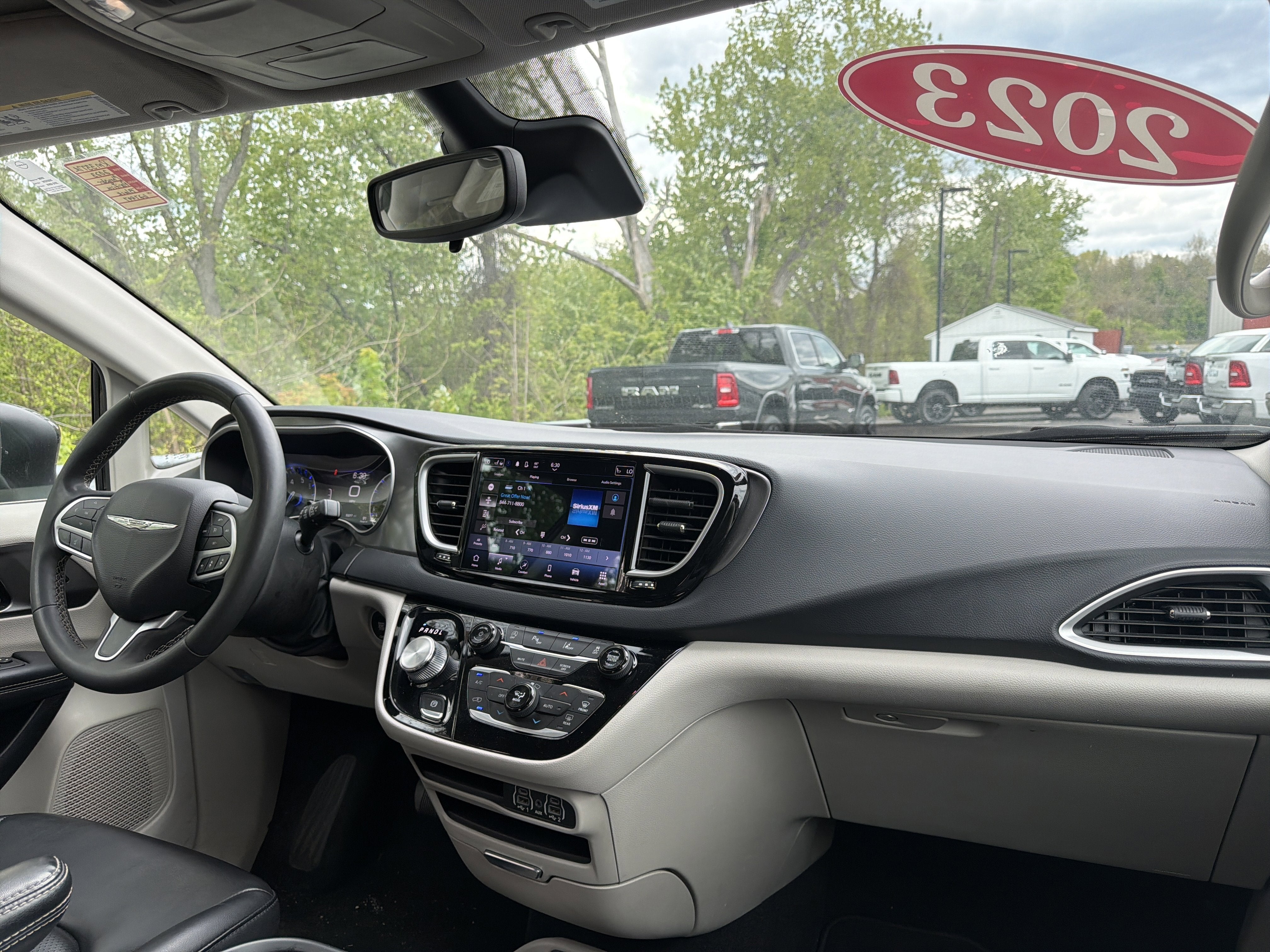 2023 Chrysler Pacifica Touring L