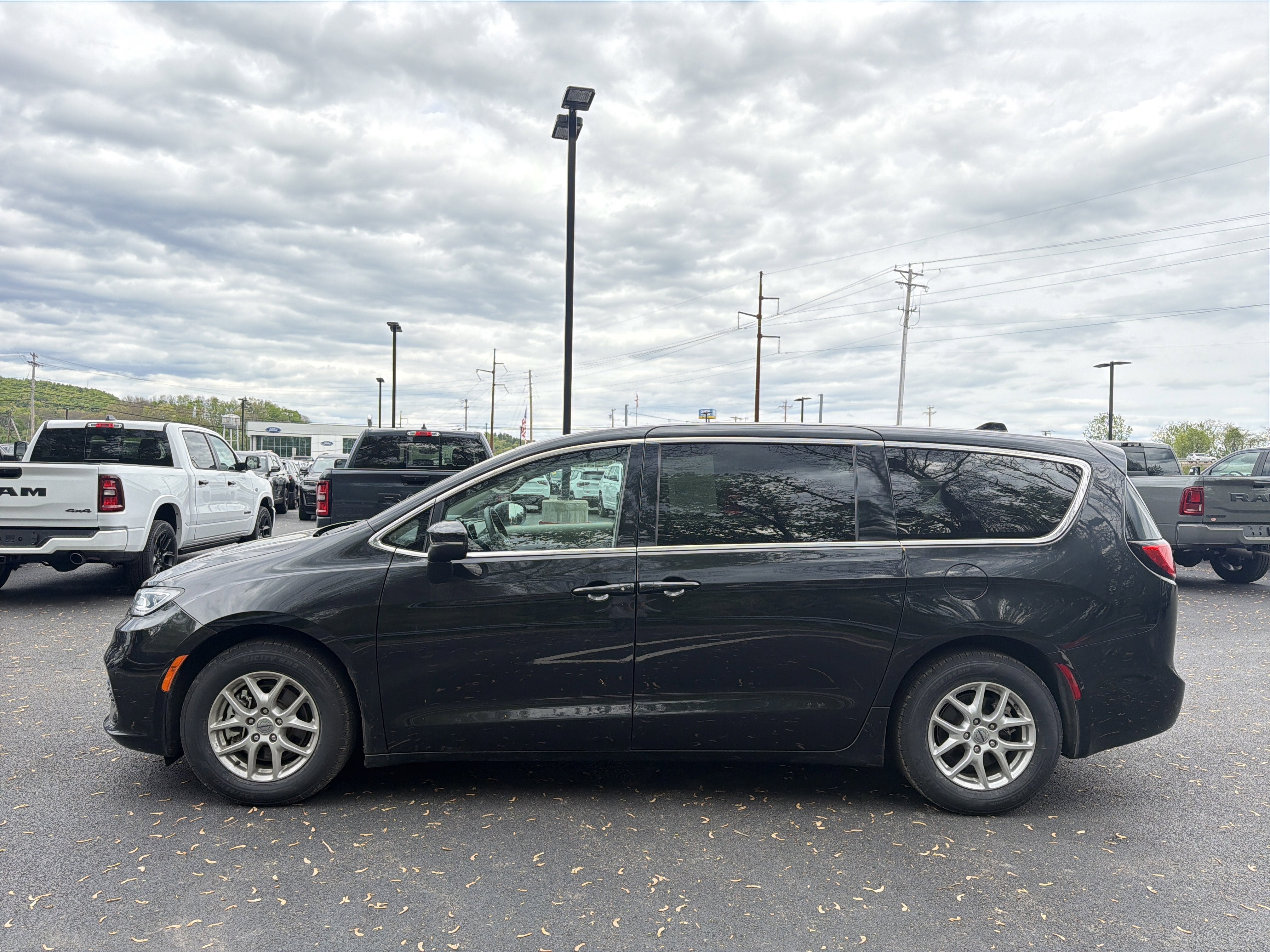 2023 Chrysler Pacifica Touring L