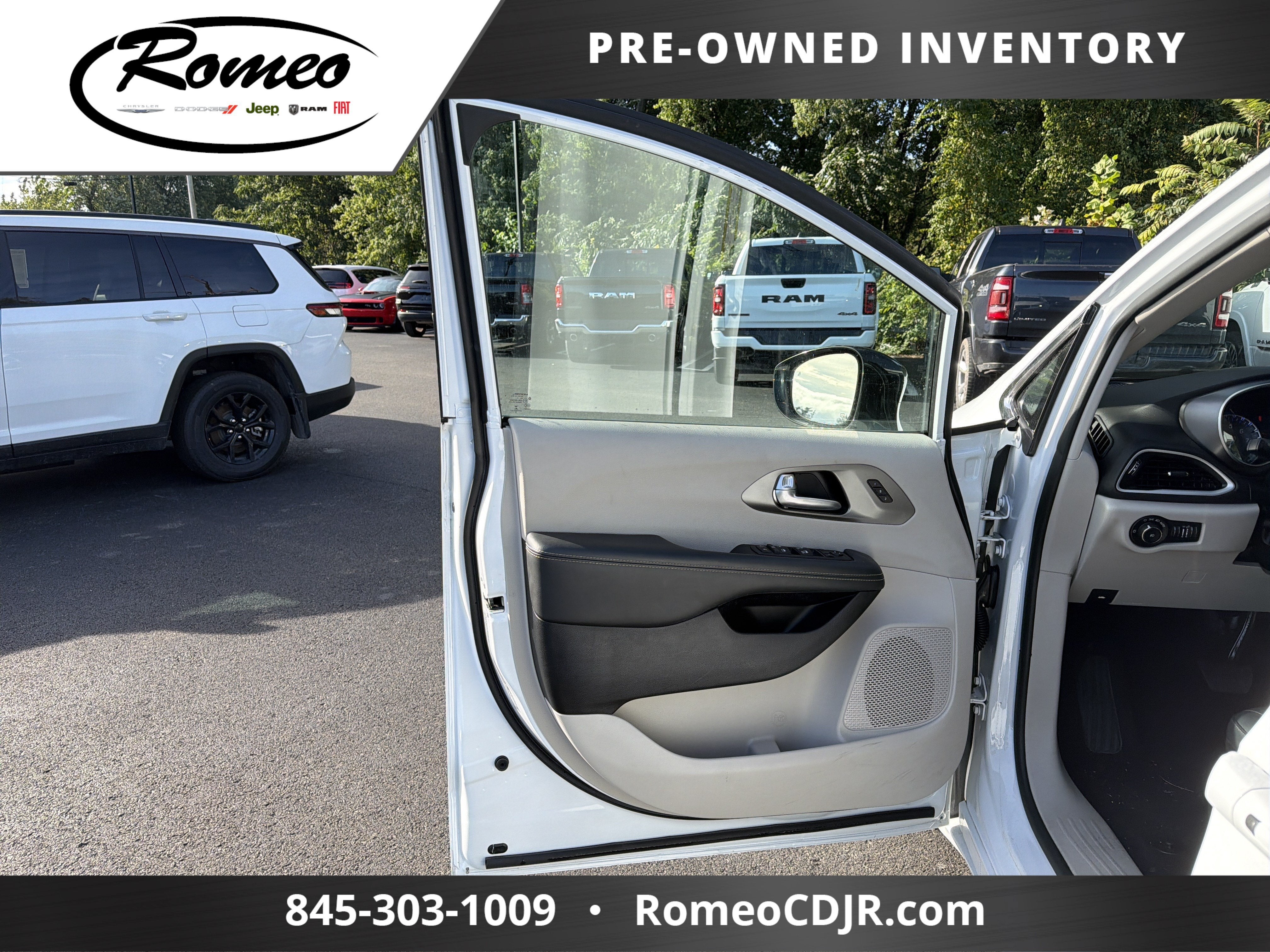 2024 Chrysler Pacifica Touring L