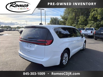 2024 Chrysler Pacifica Touring L