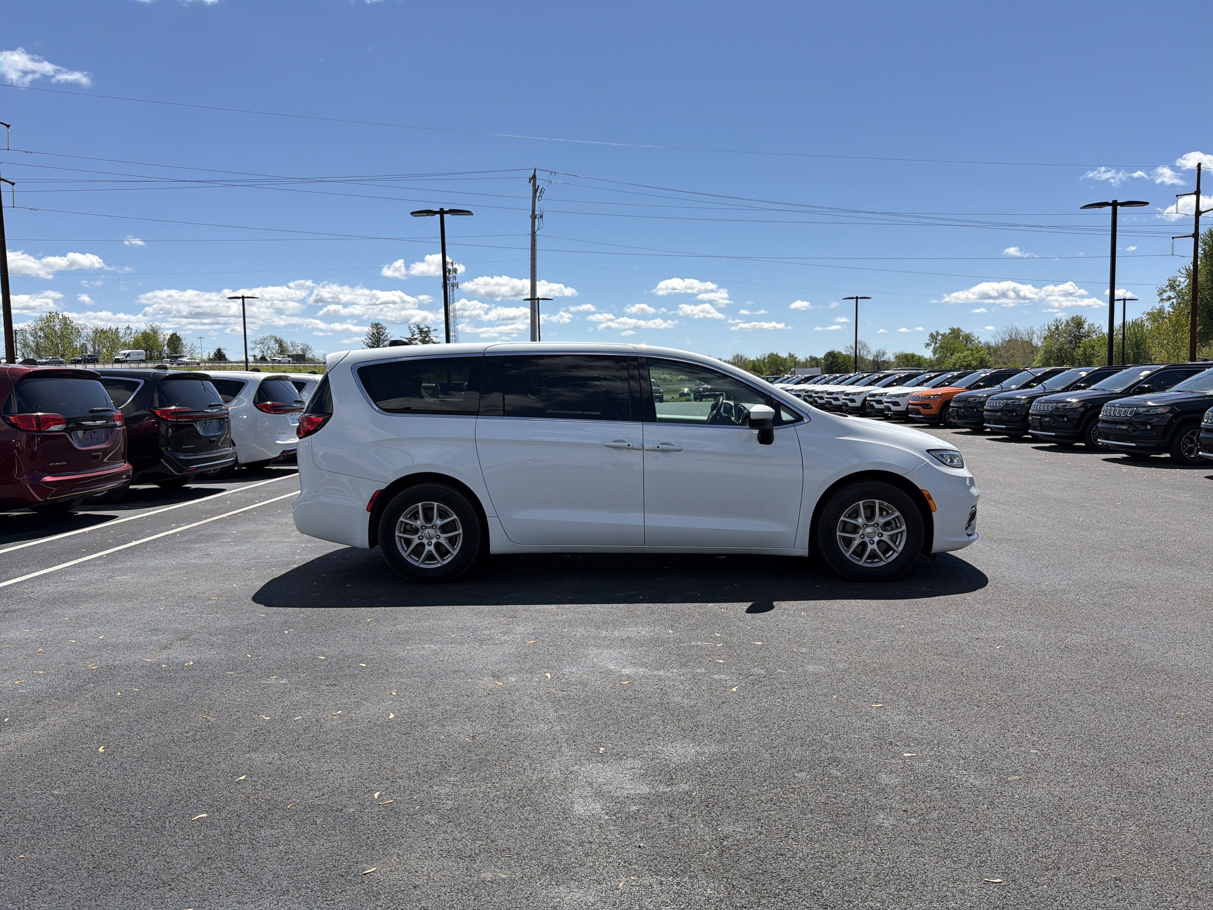 2023 Chrysler Pacifica Touring L